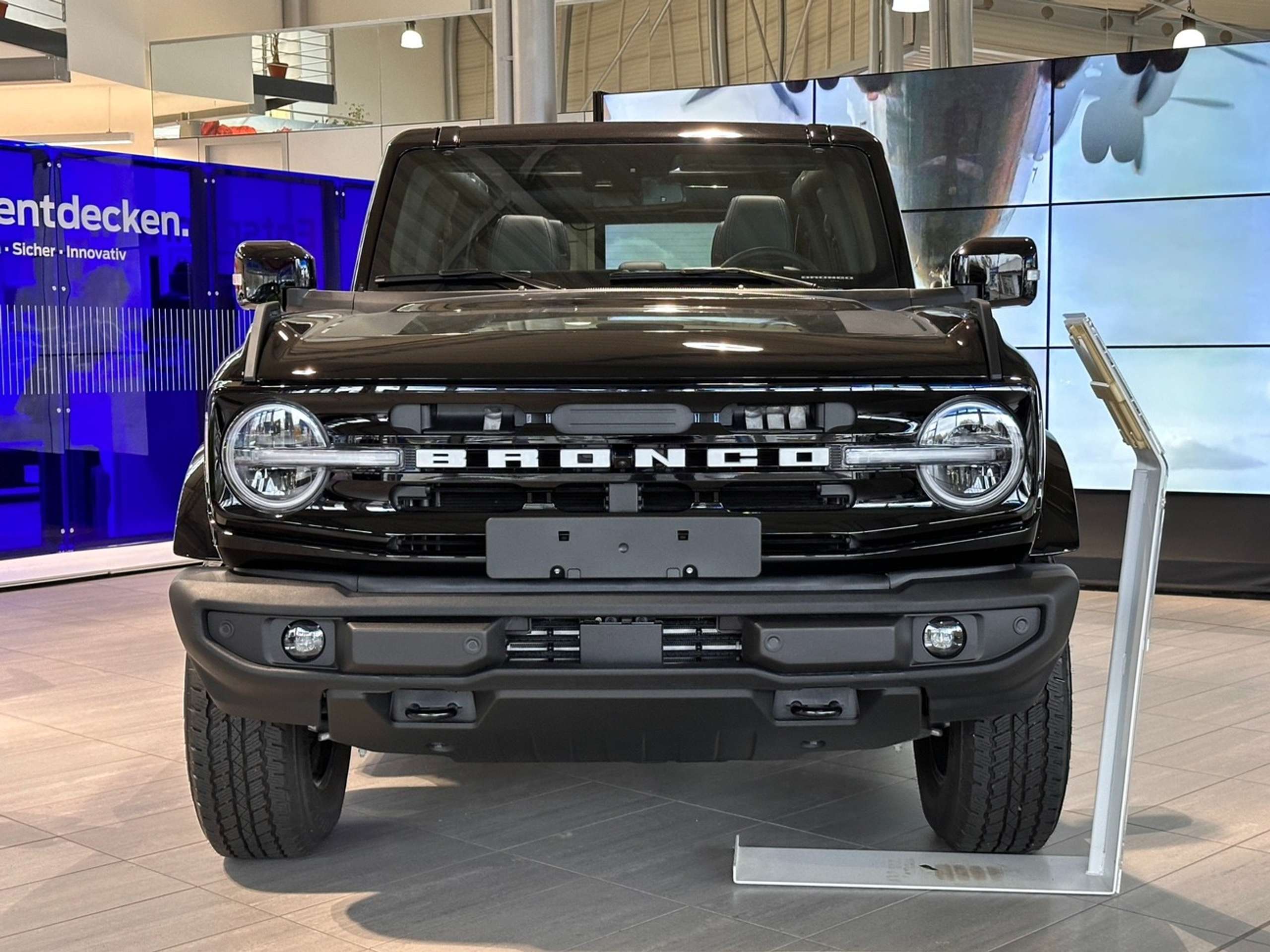 Ford - Bronco