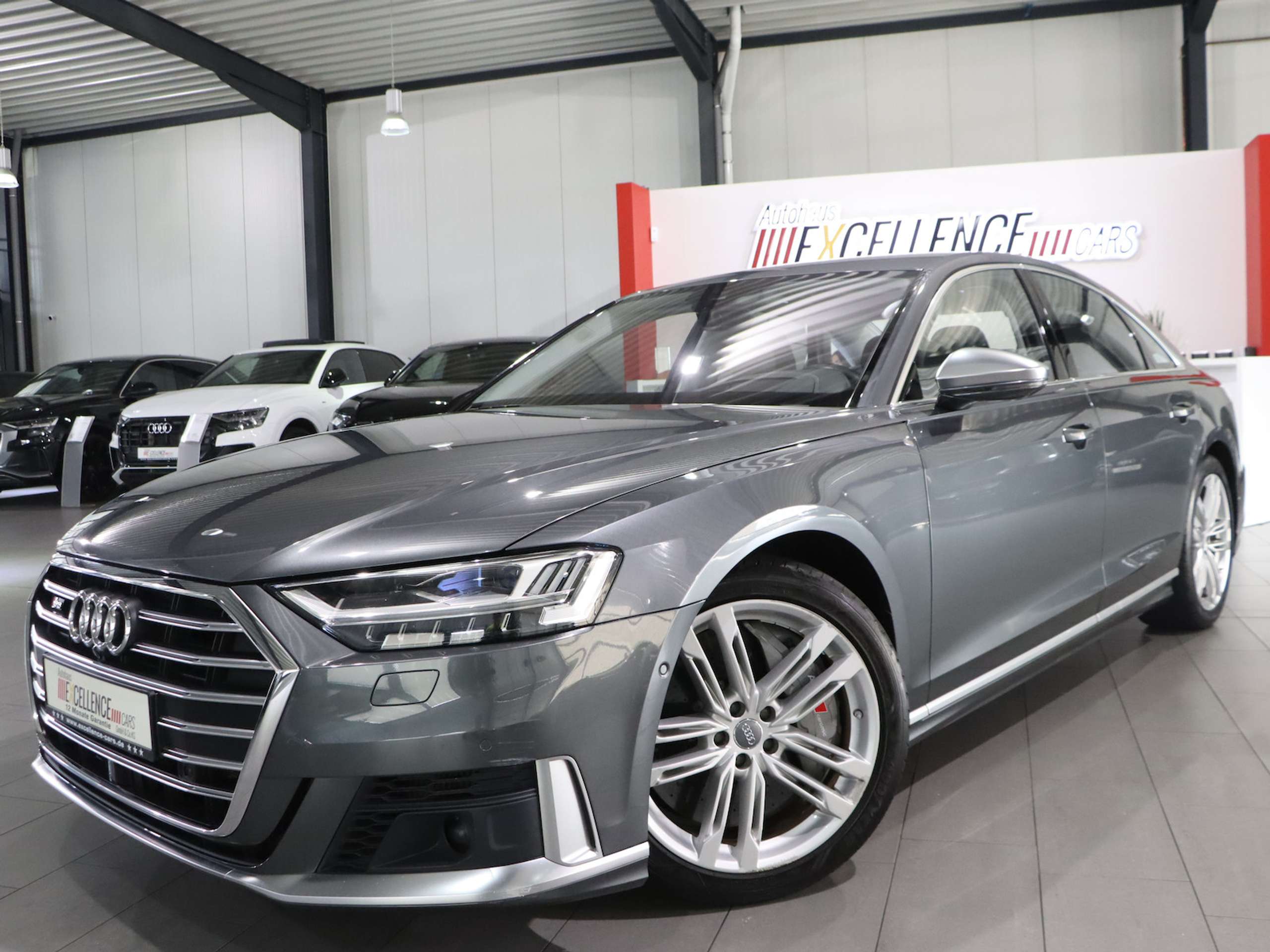 Audi - S8