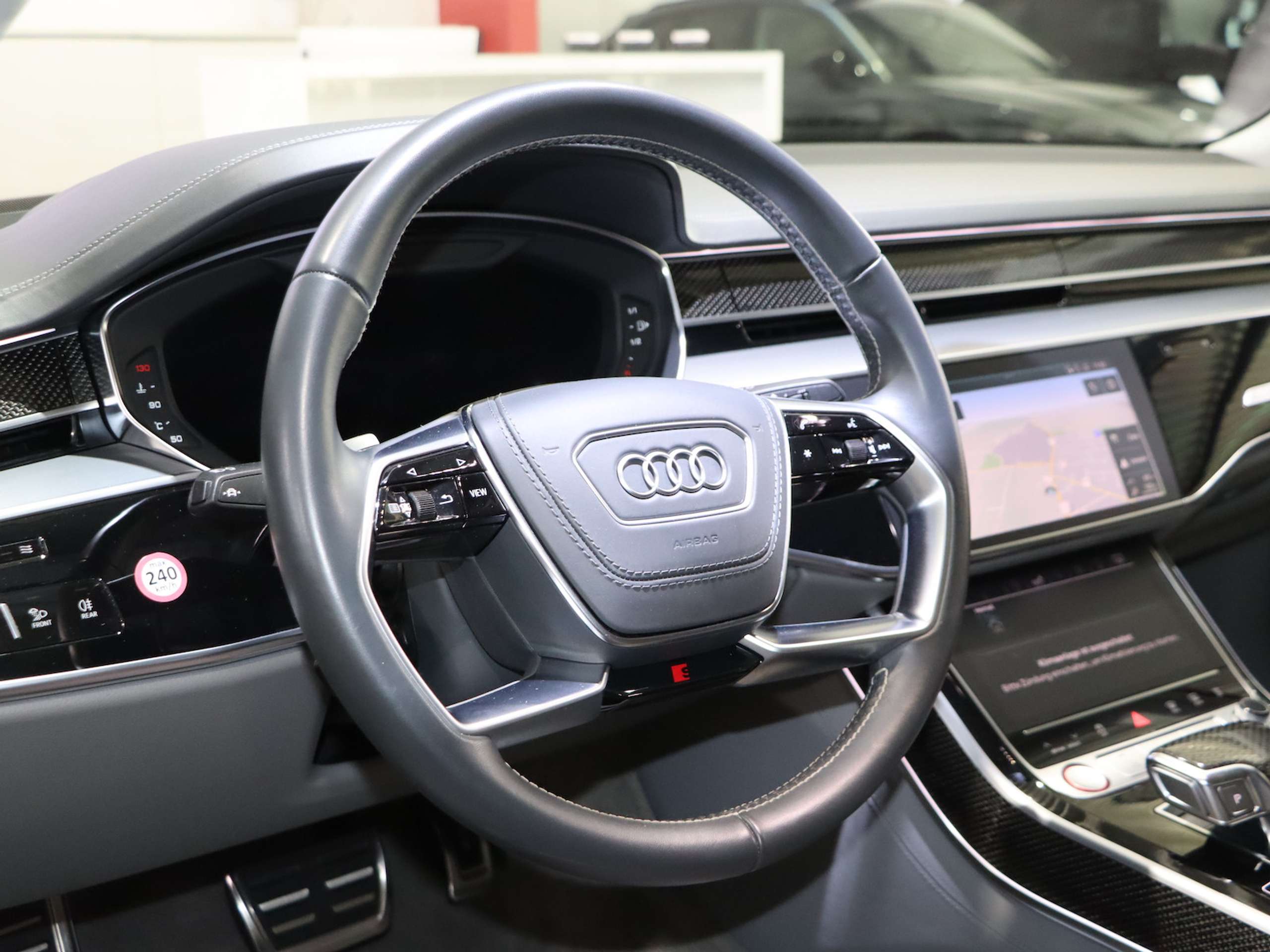 Audi - S8