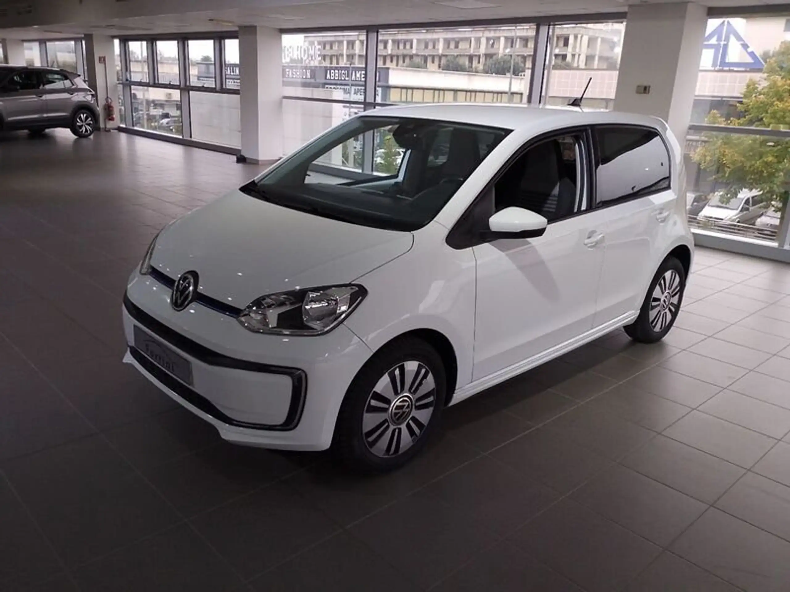 Volkswagen - e-up!