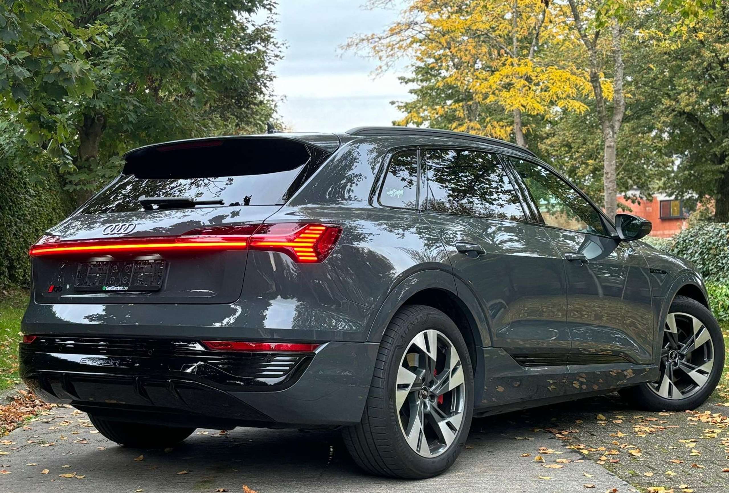 Audi - Q8 e-tron