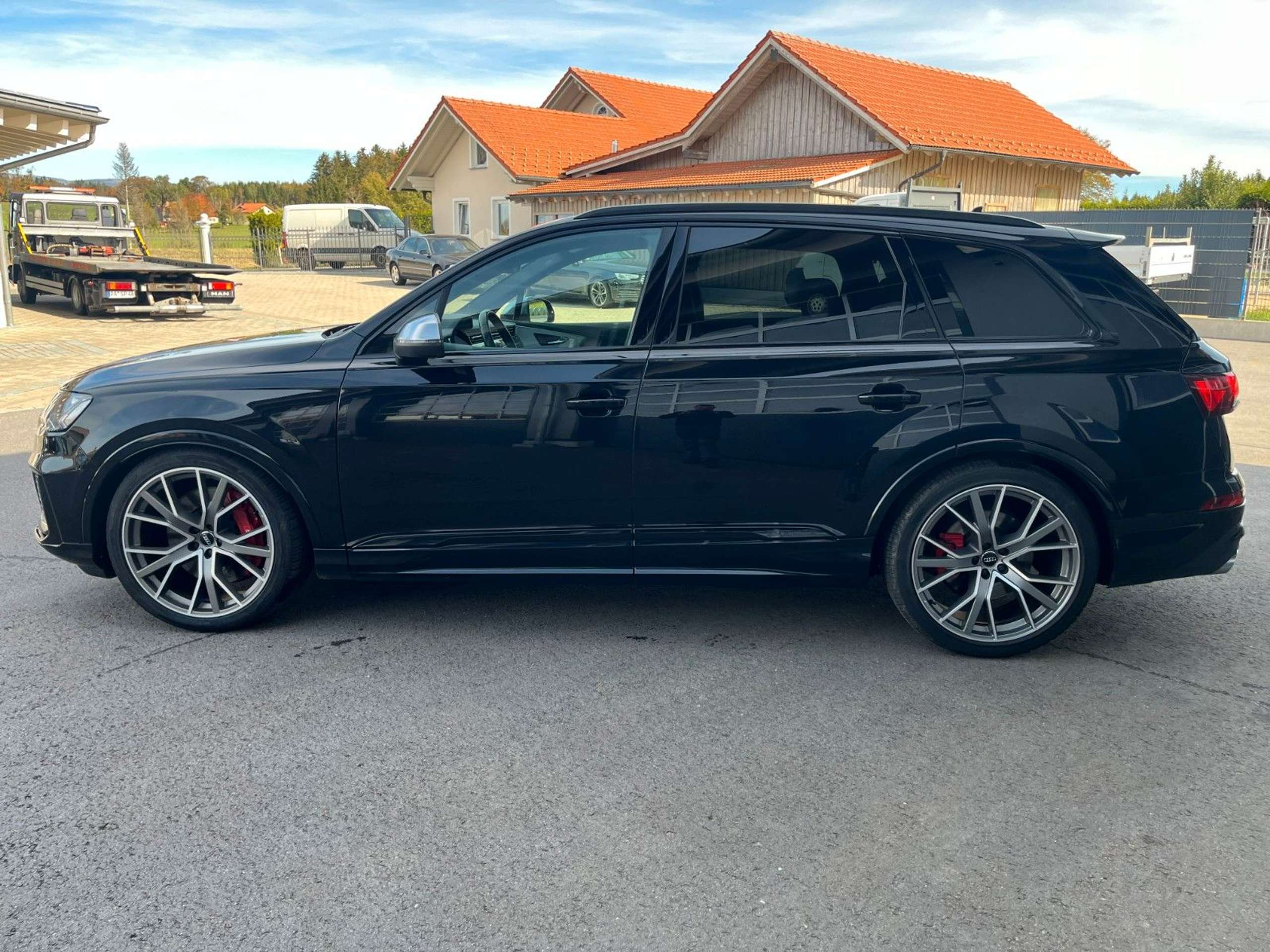 Audi - SQ7