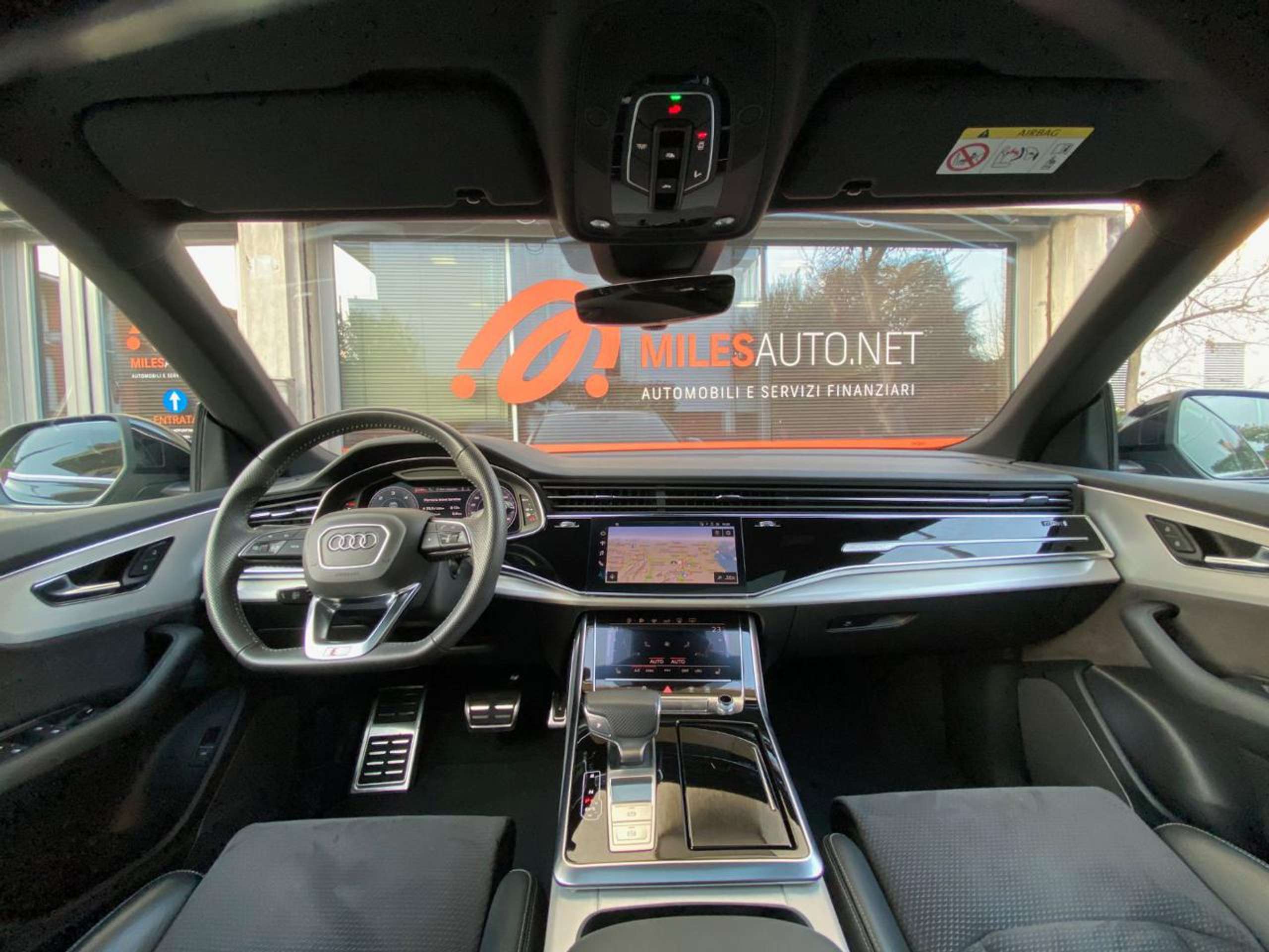 Audi - Q8