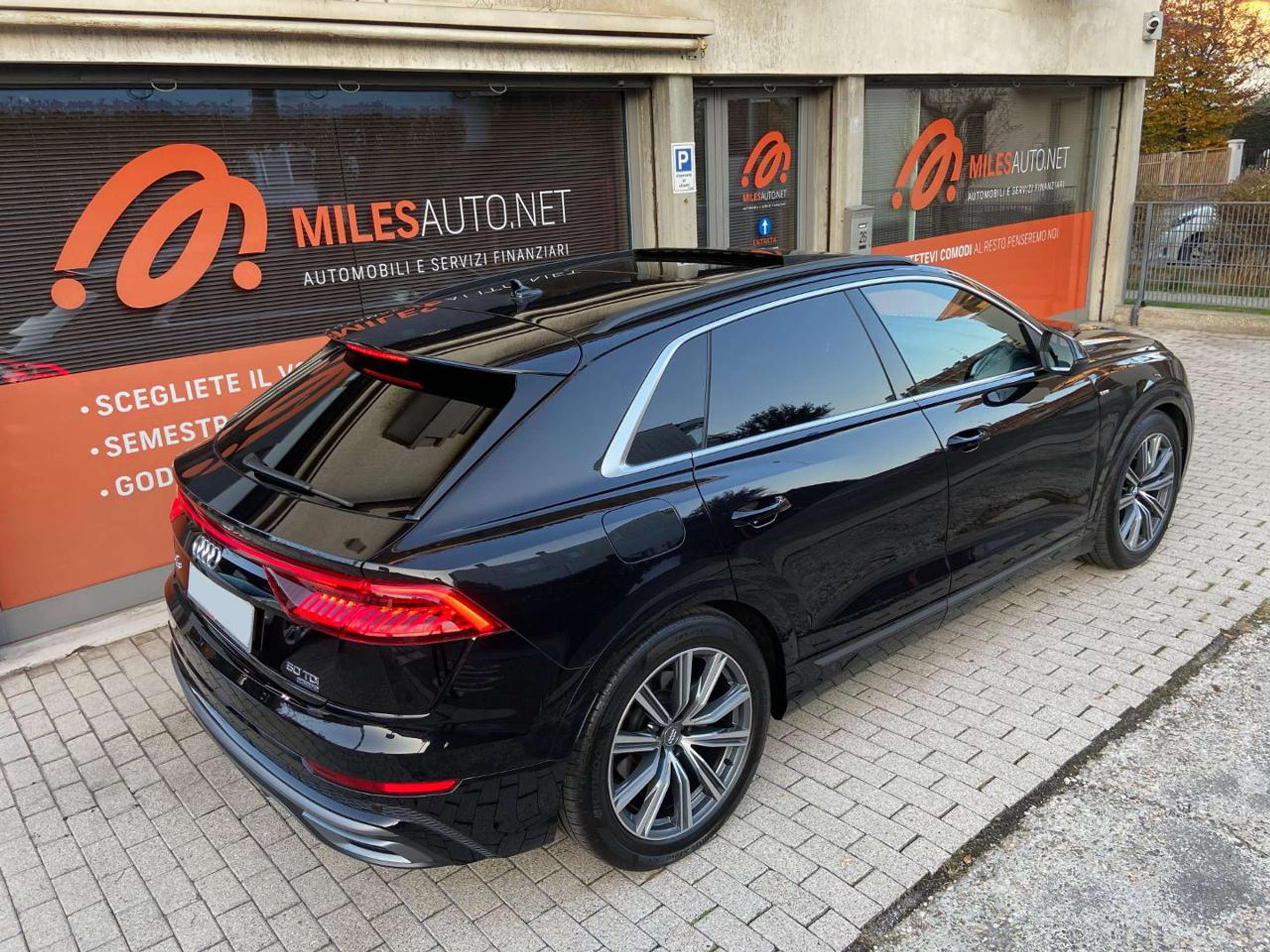 Audi - Q8