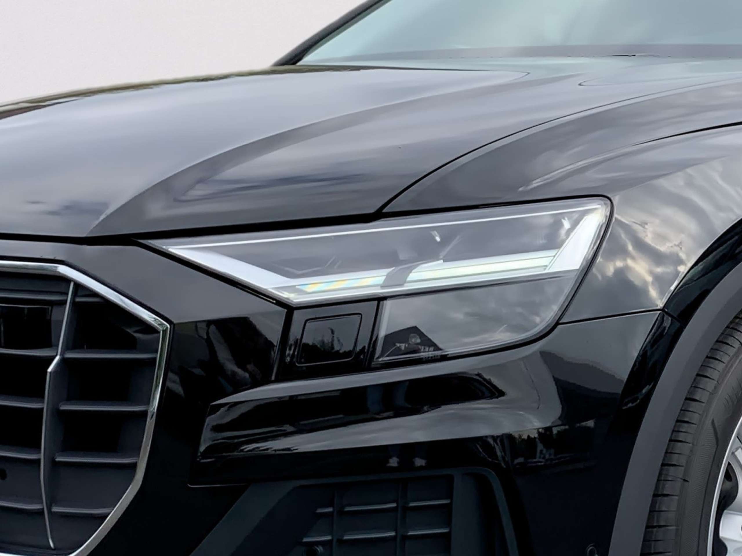 Audi - Q8