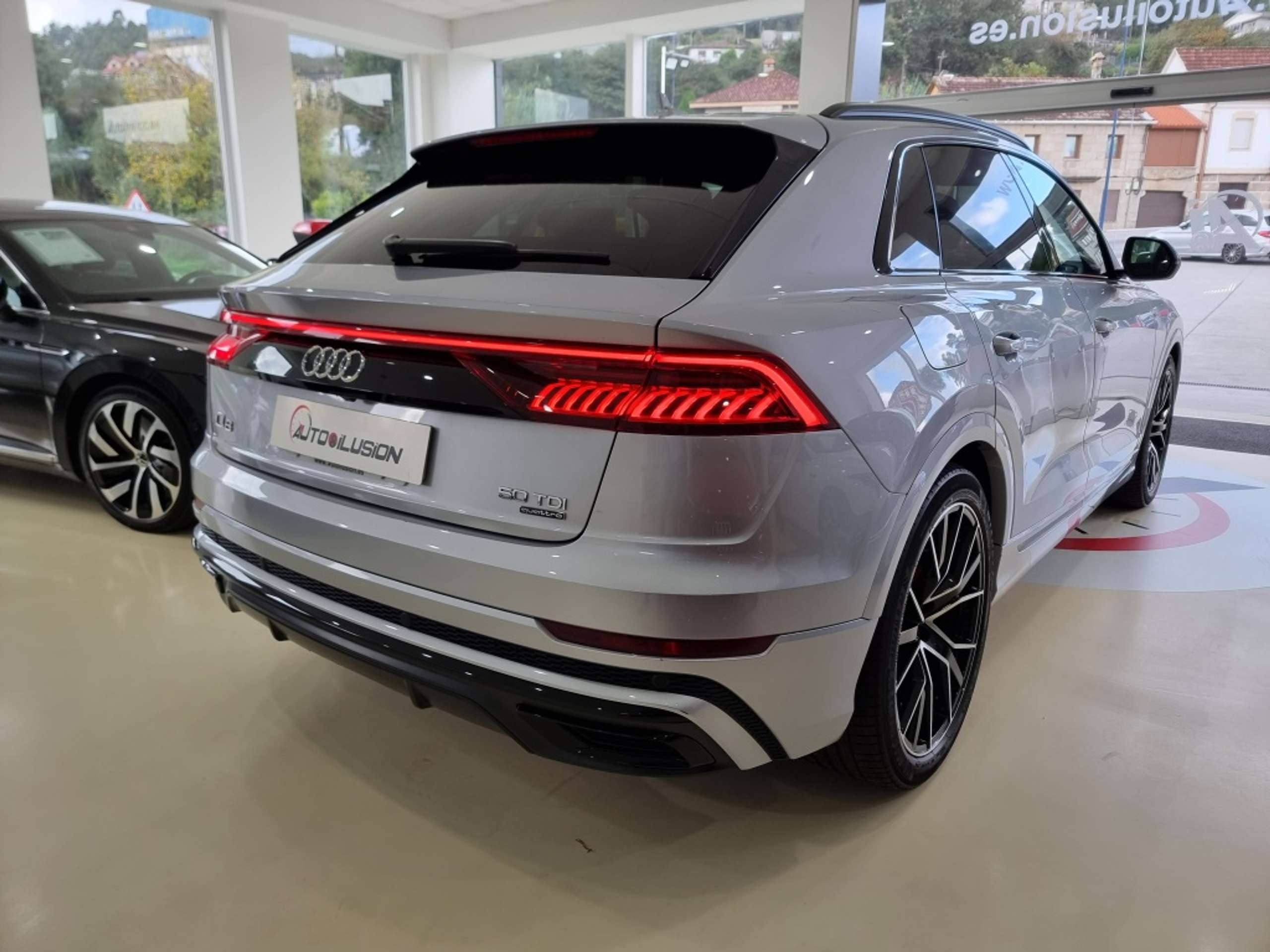 Audi - Q8