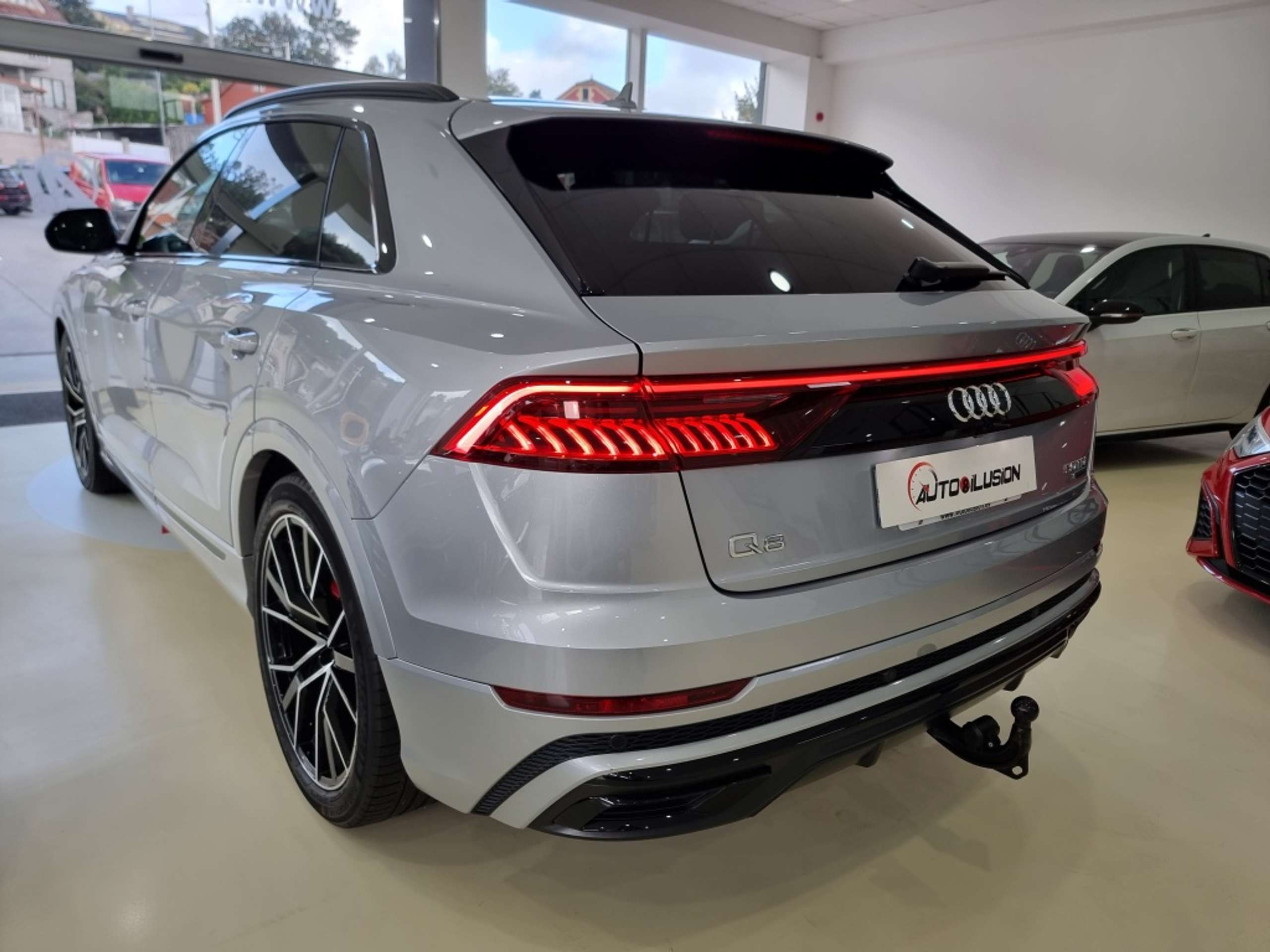 Audi - Q8