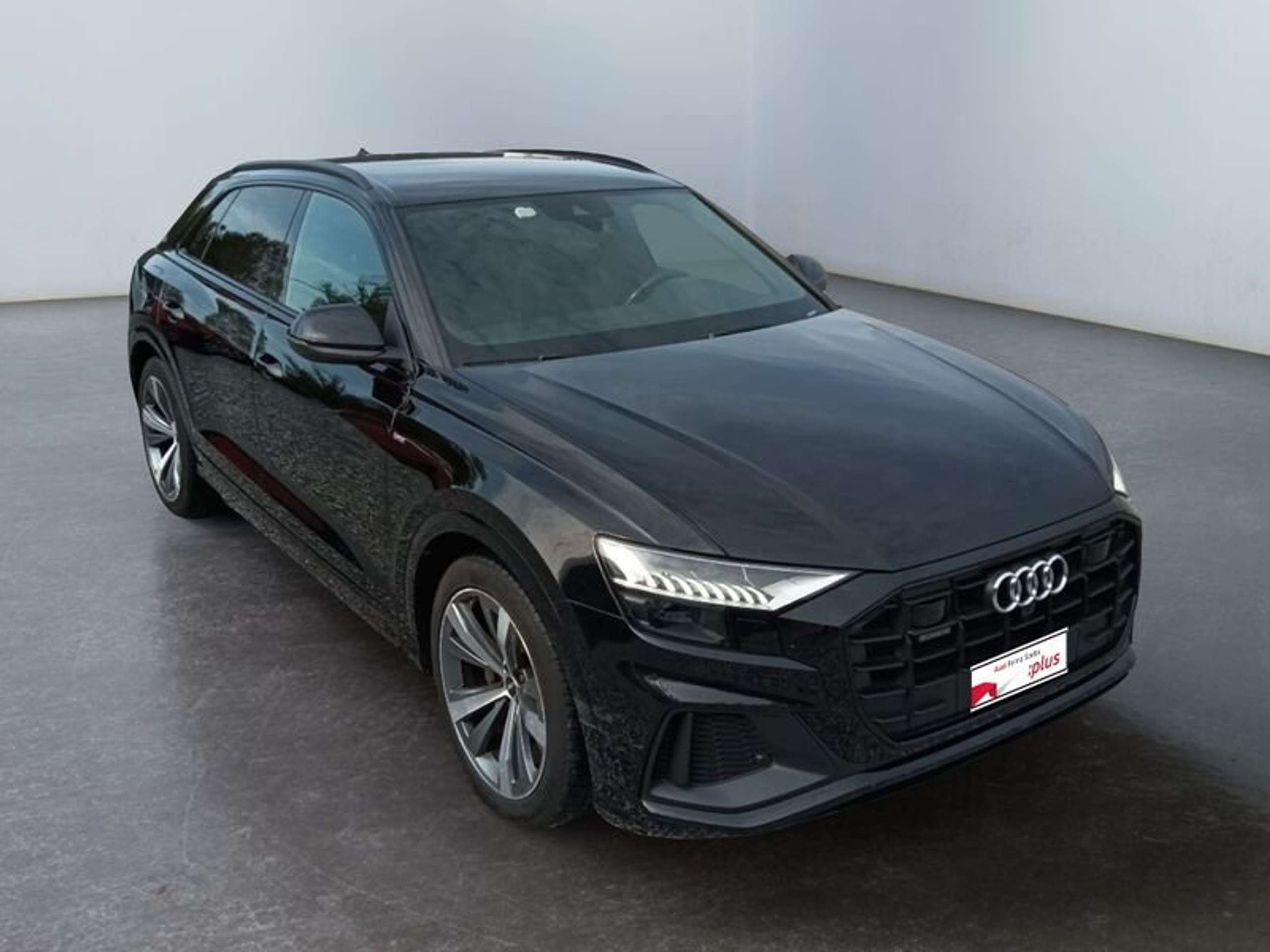 Audi - Q8