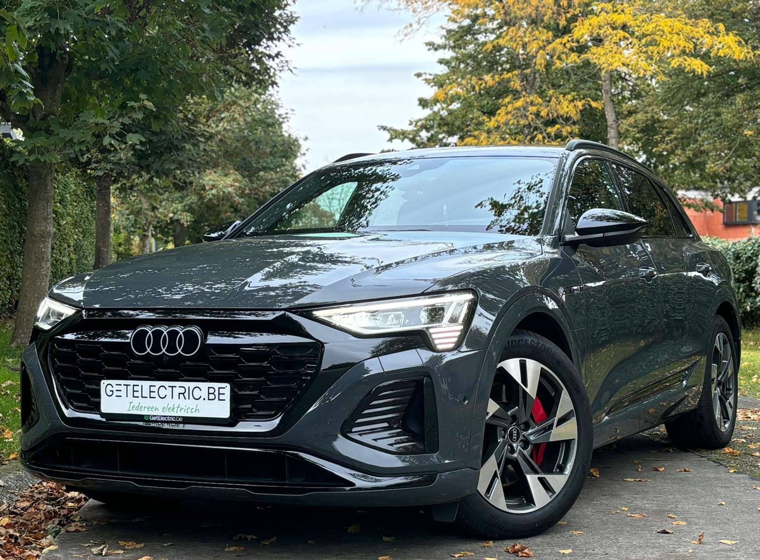 Audi - Q8 e-tron