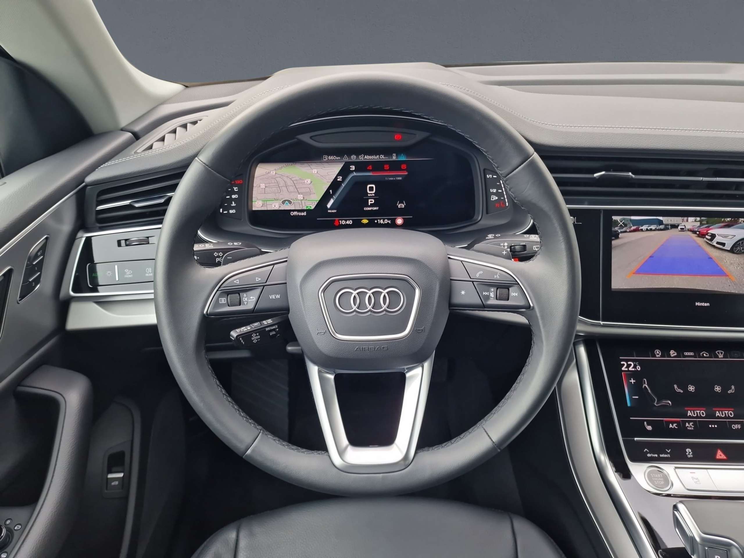 Audi - Q8