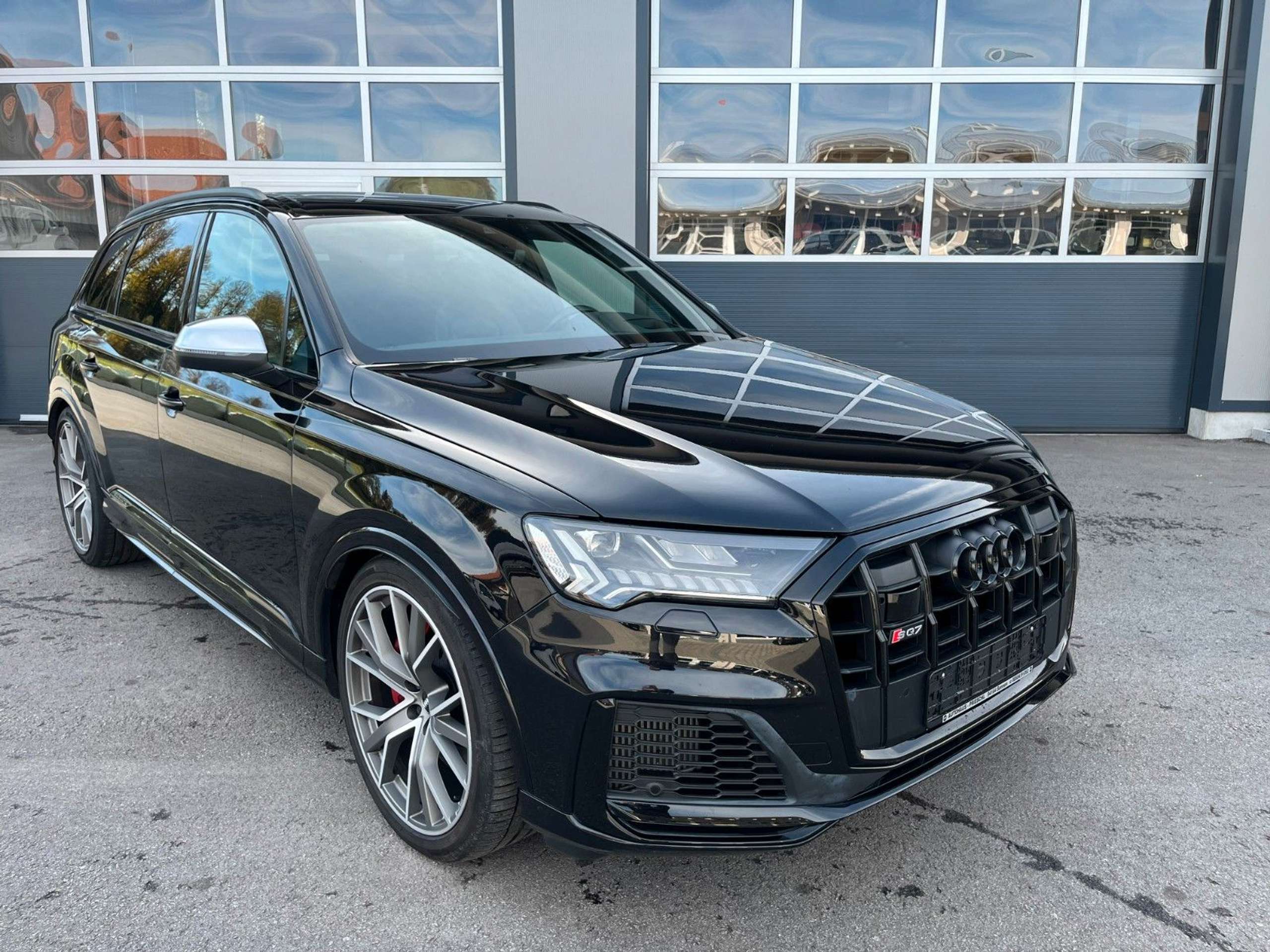 Audi - SQ7