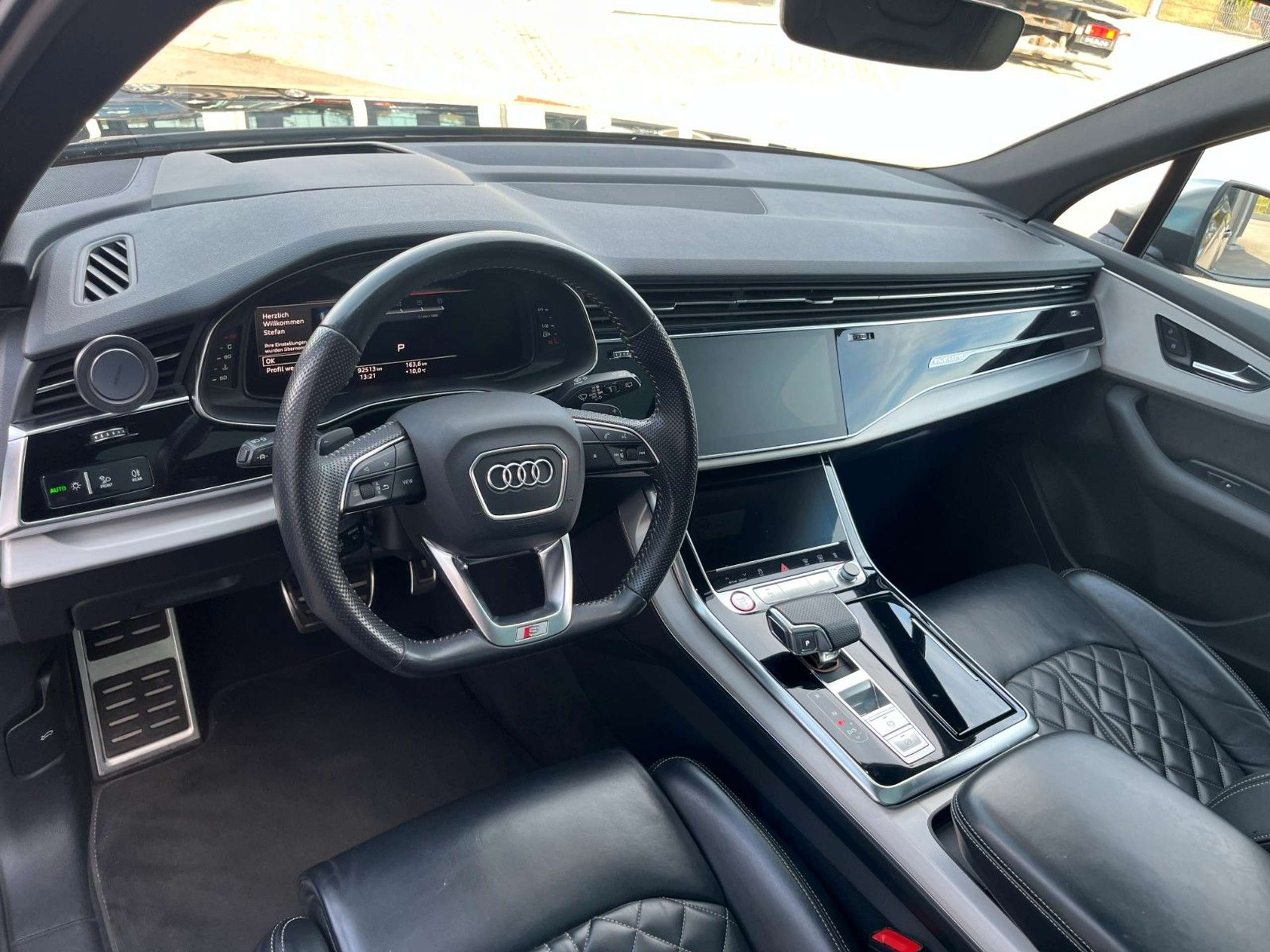 Audi - SQ7