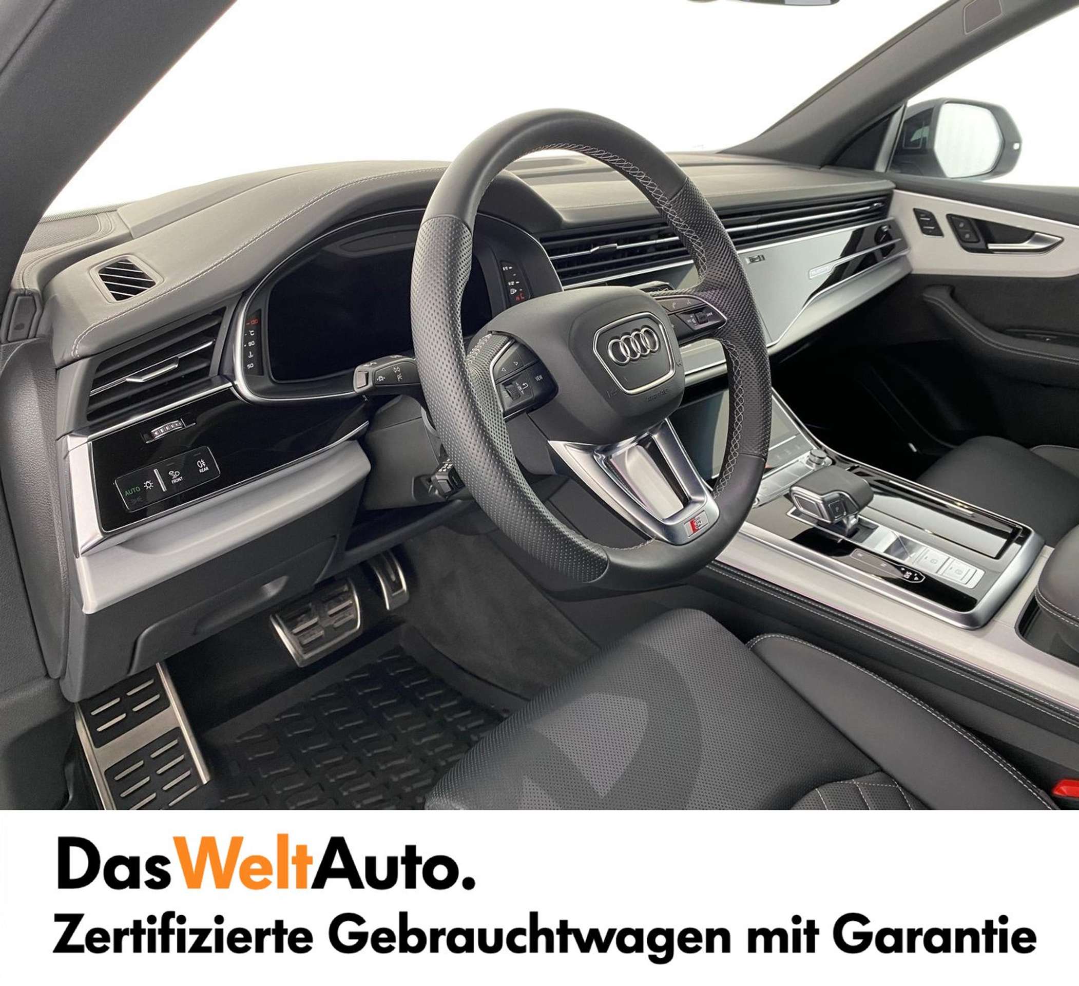 Audi - Q8