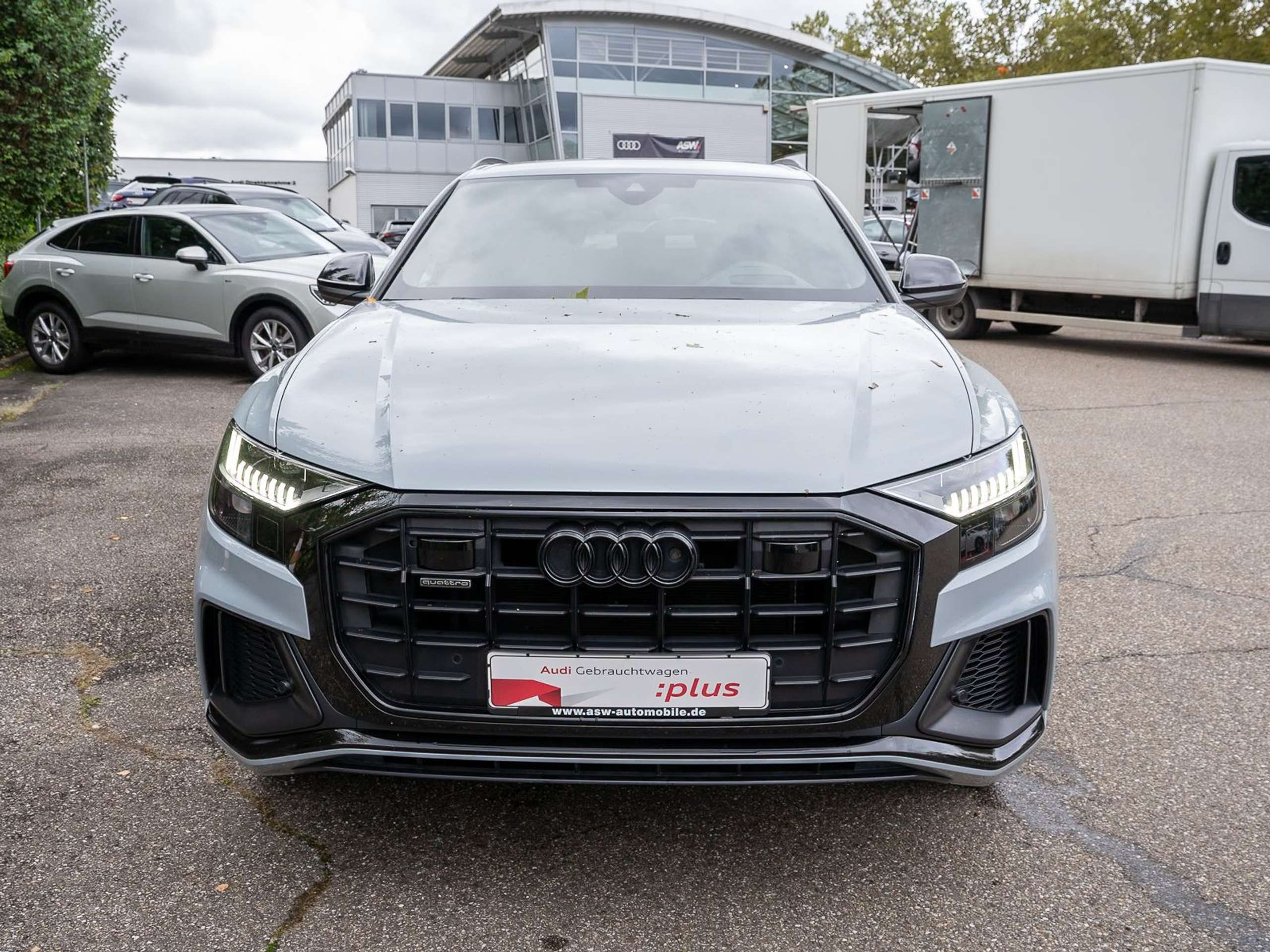 Audi - Q8