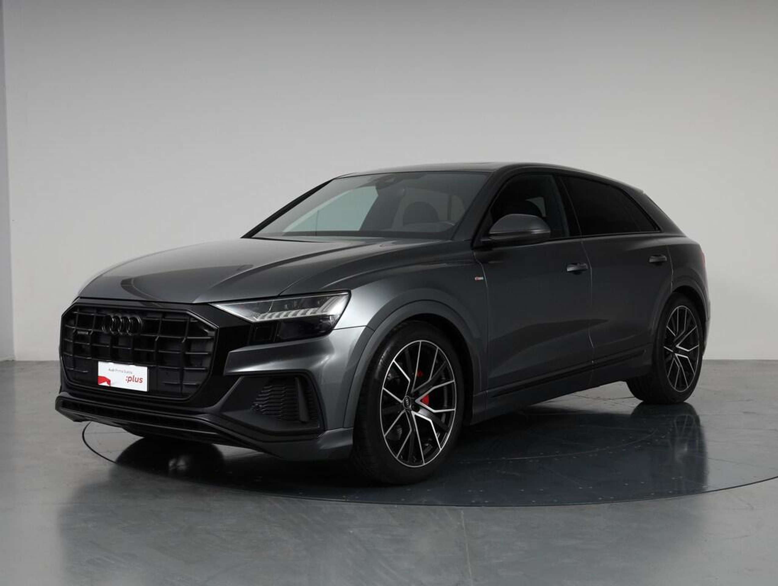 Audi - Q8