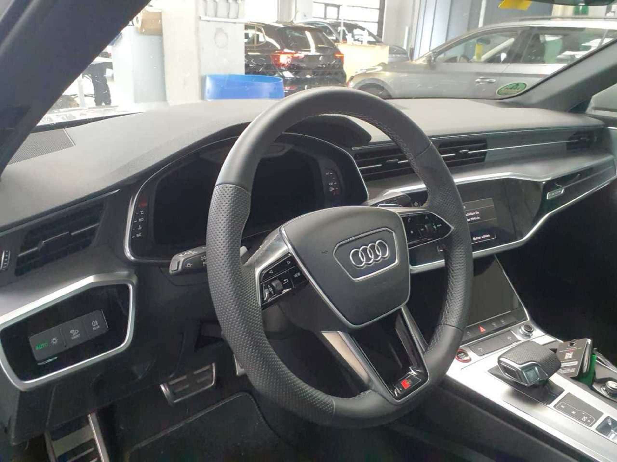 Audi - S6