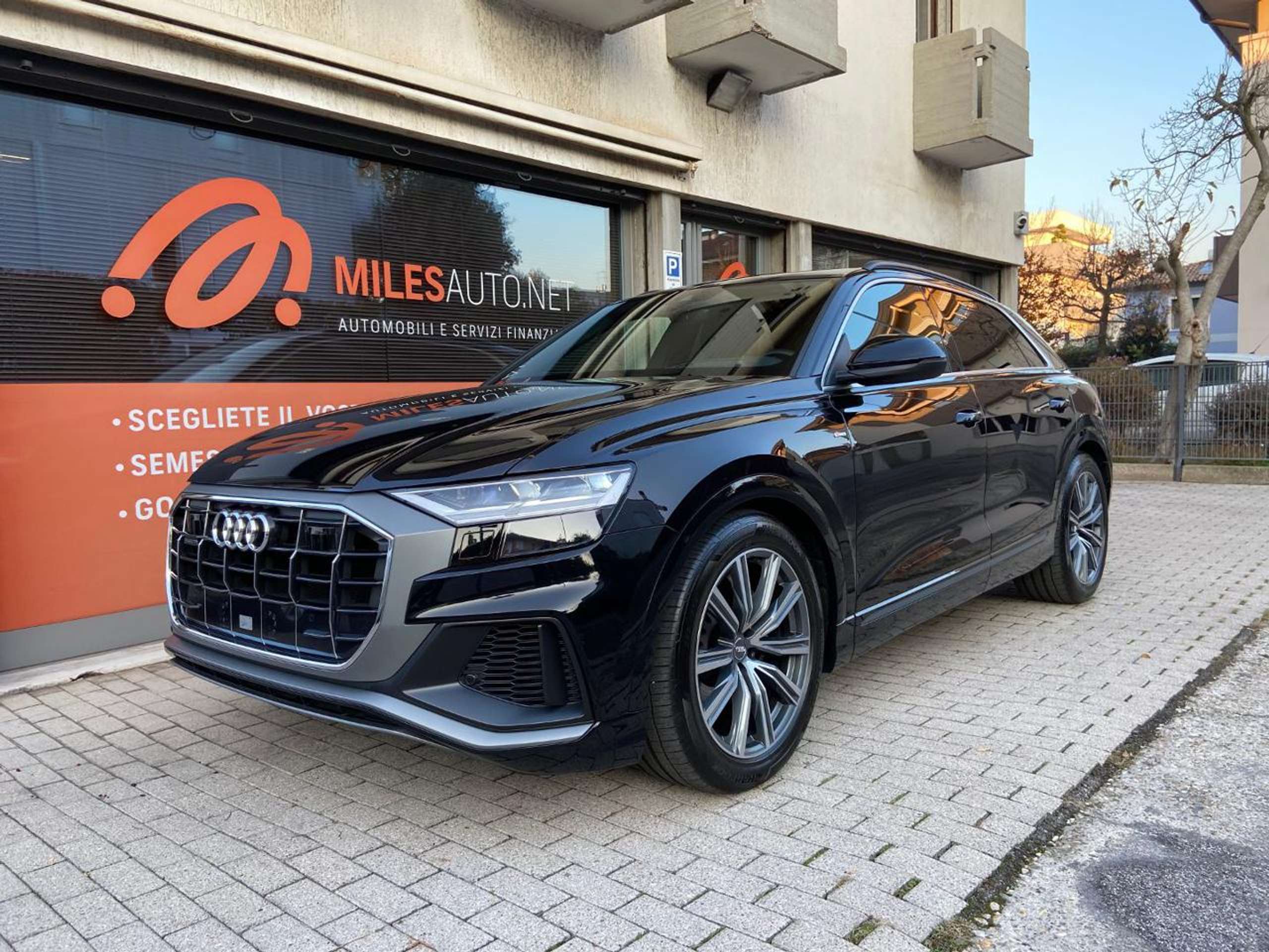 Audi - Q8