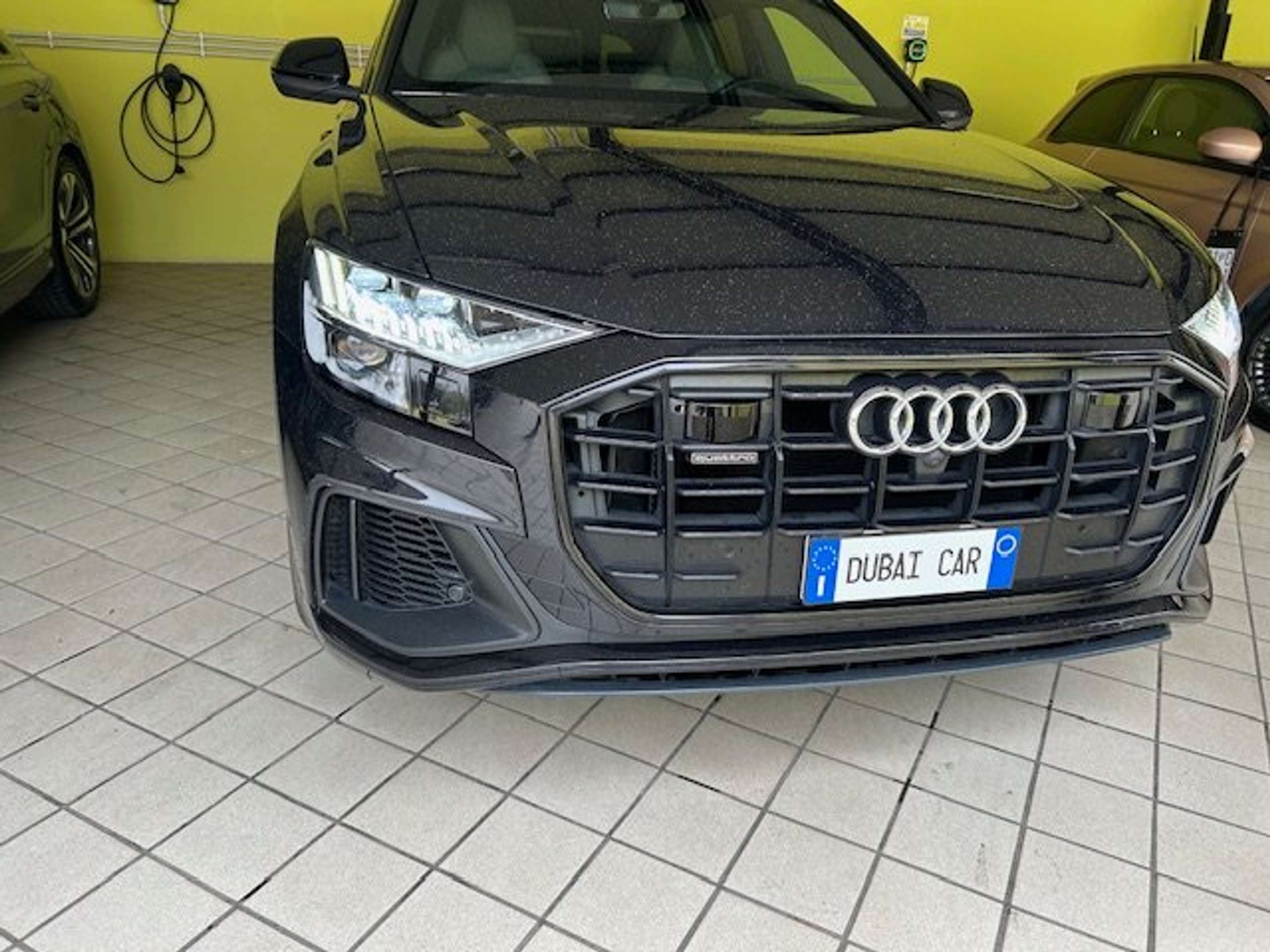 Audi - Q8