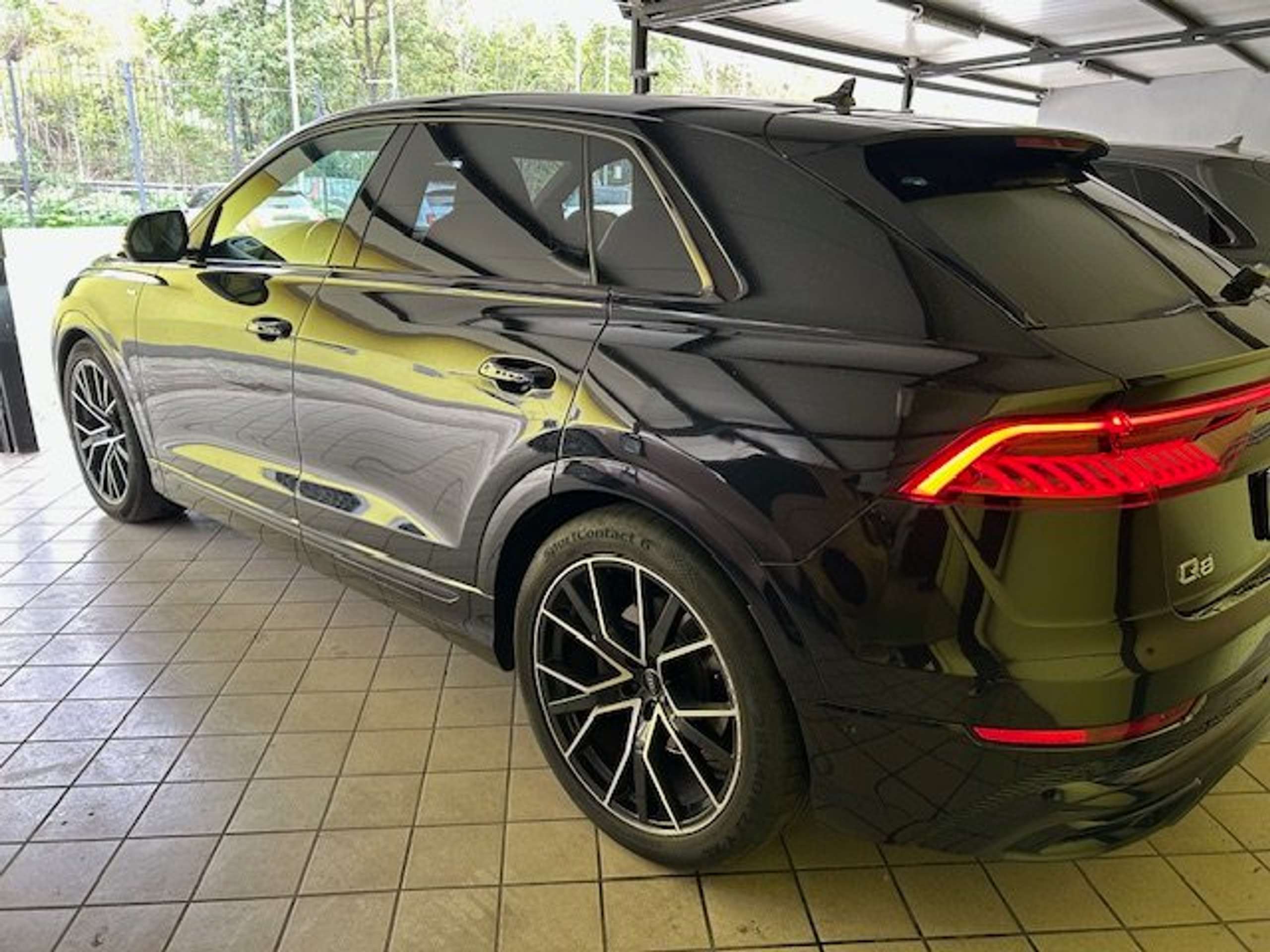 Audi - Q8