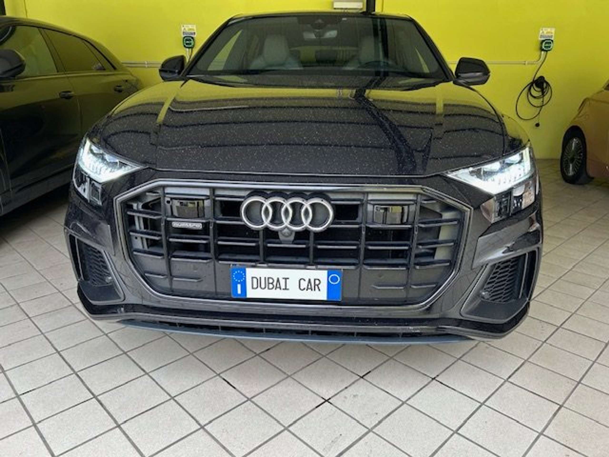 Audi - Q8