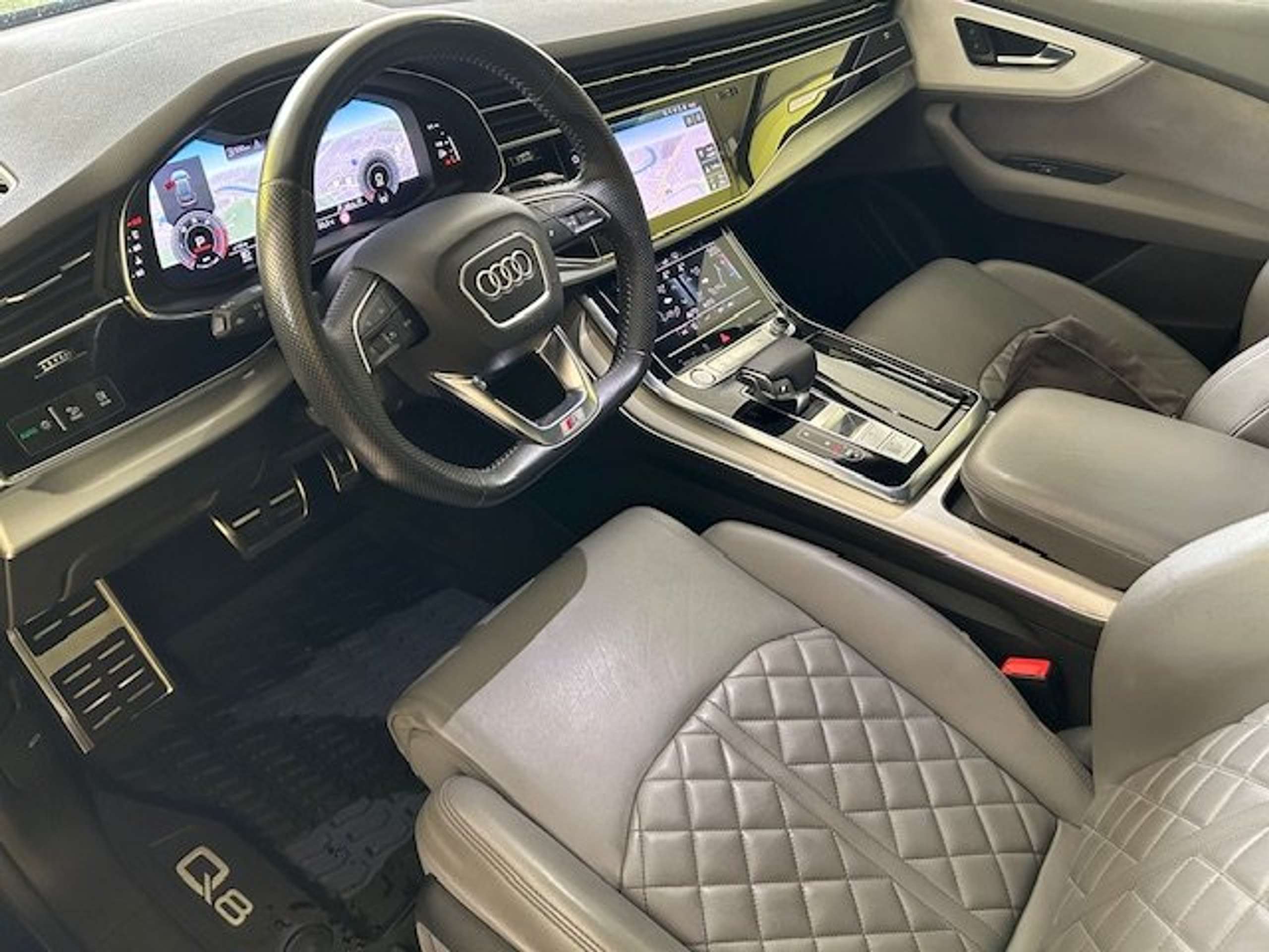 Audi - Q8