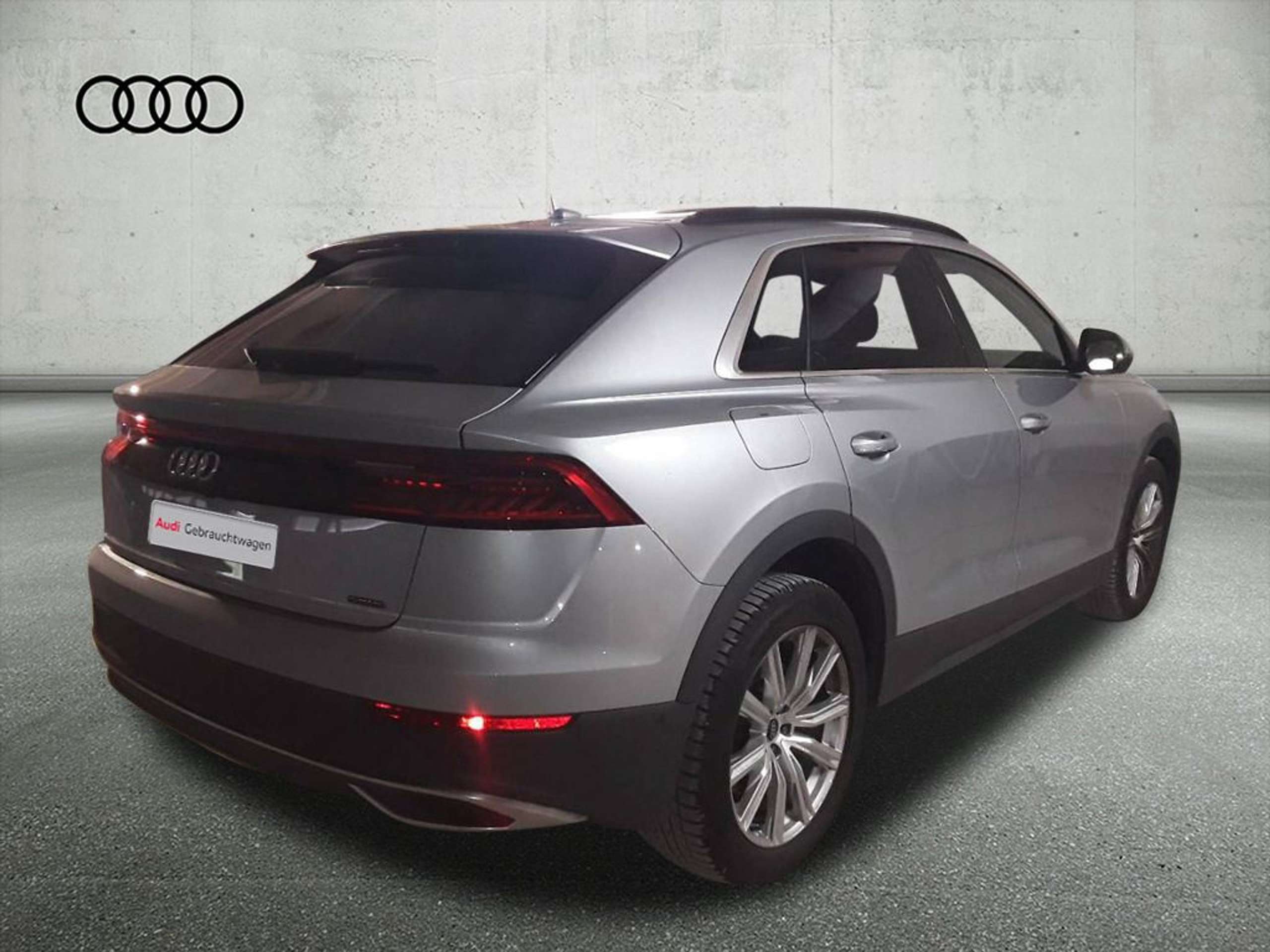 Audi - Q8