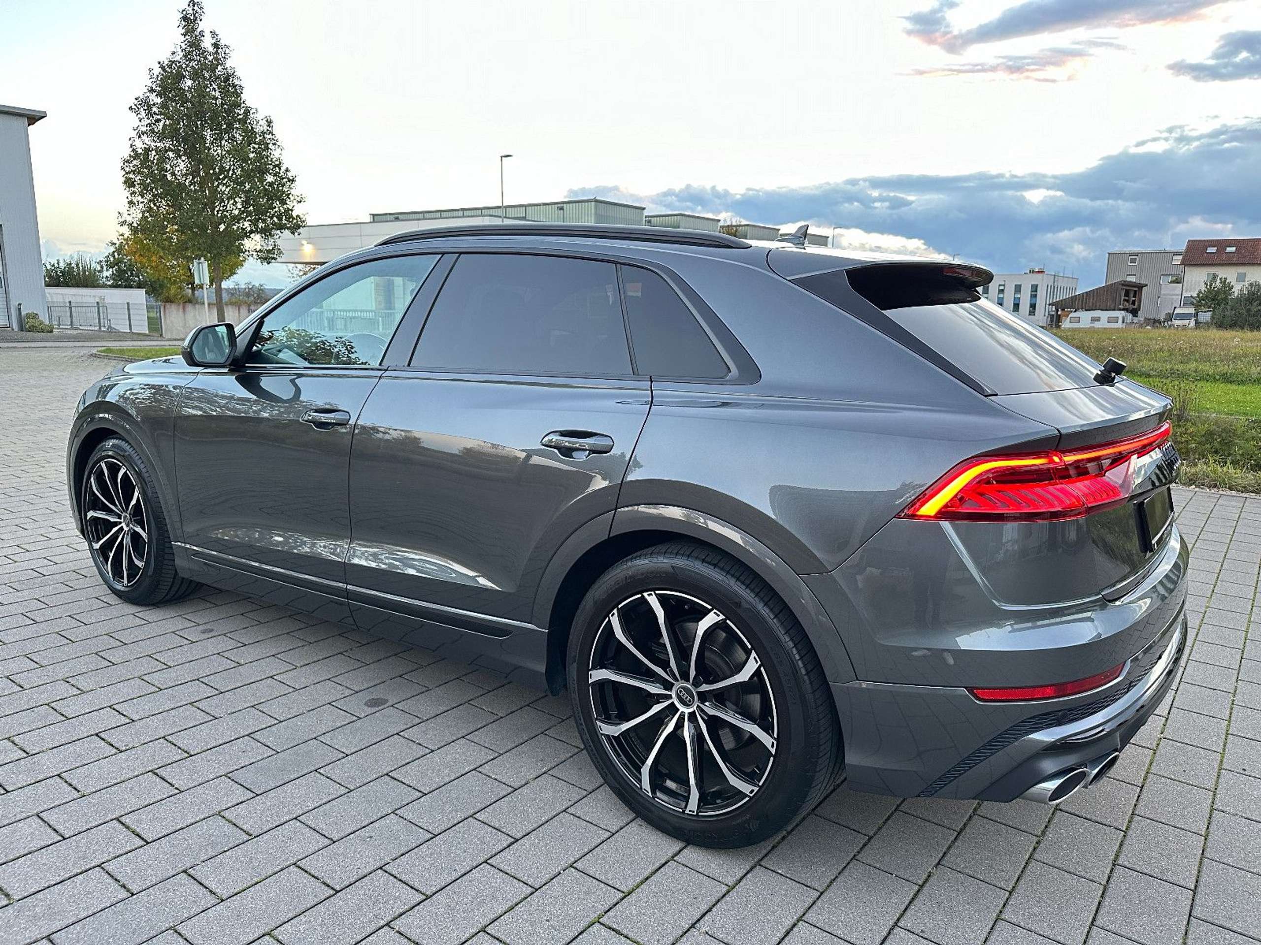 Audi - SQ8