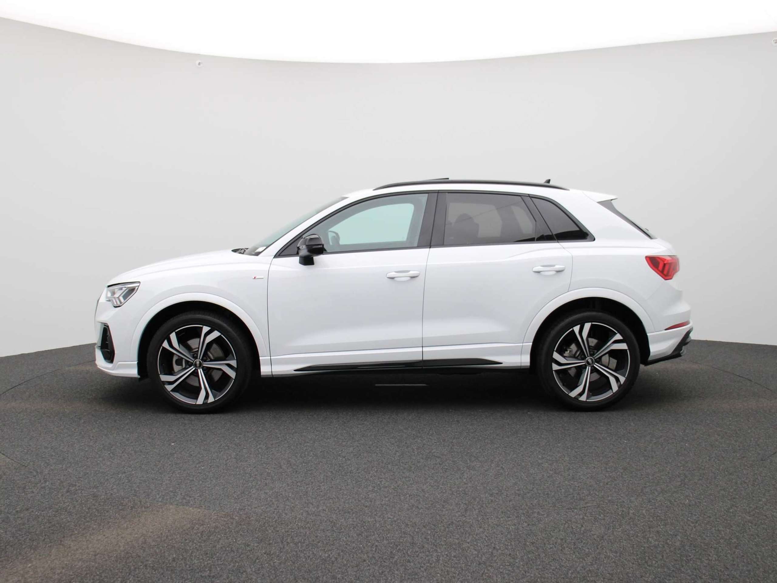 Audi - Q3