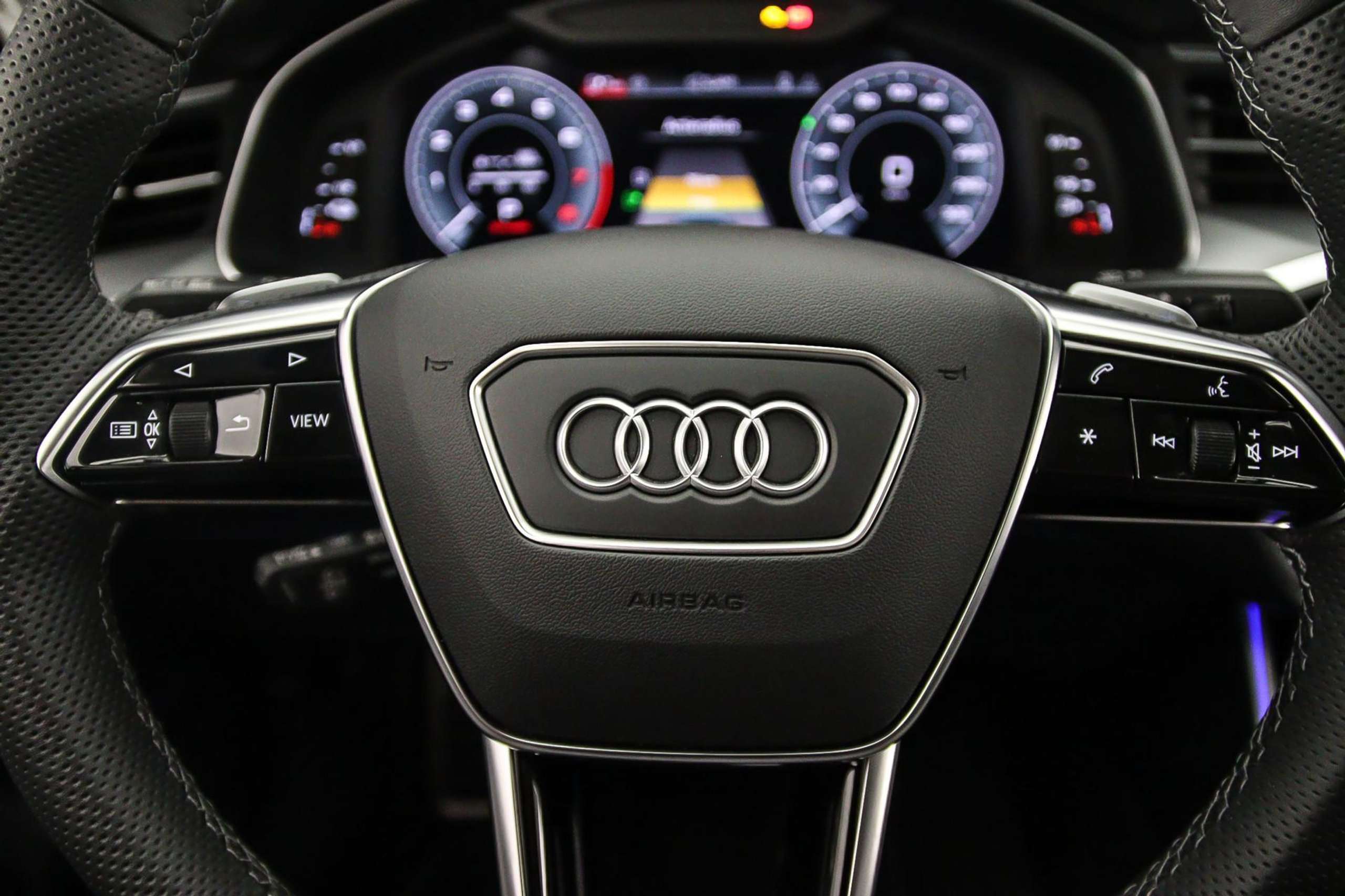 Audi - A6