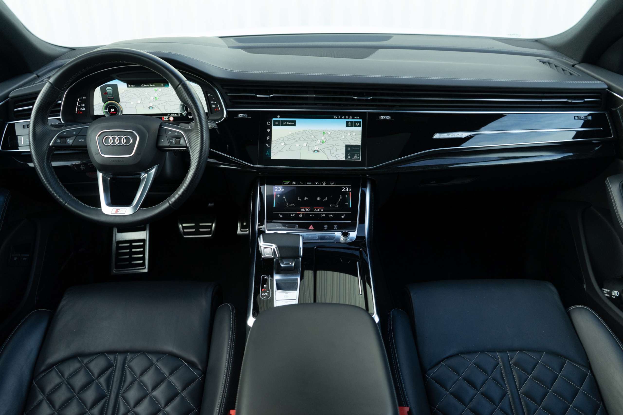 Audi - Q8