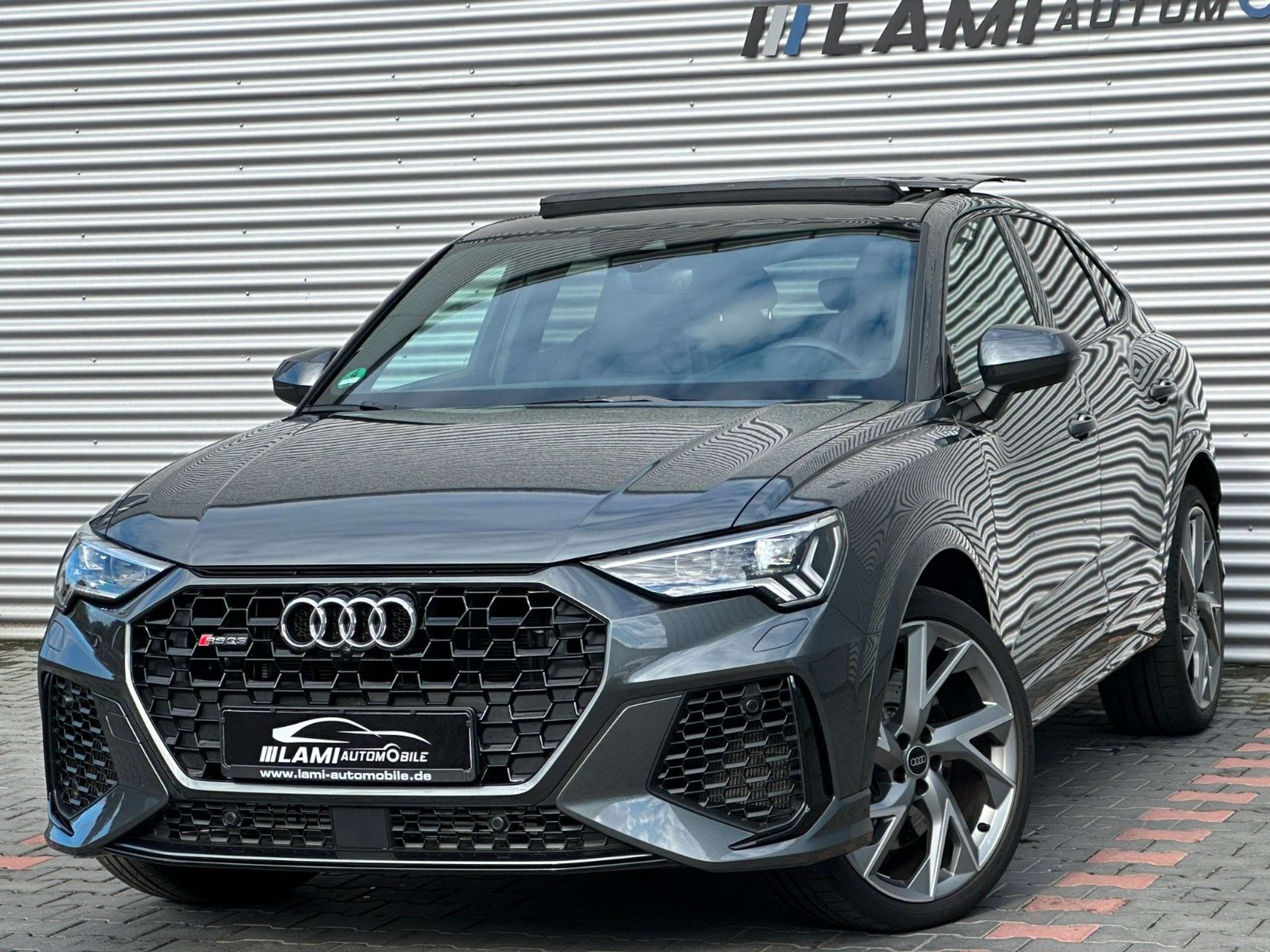 Audi - RS Q3