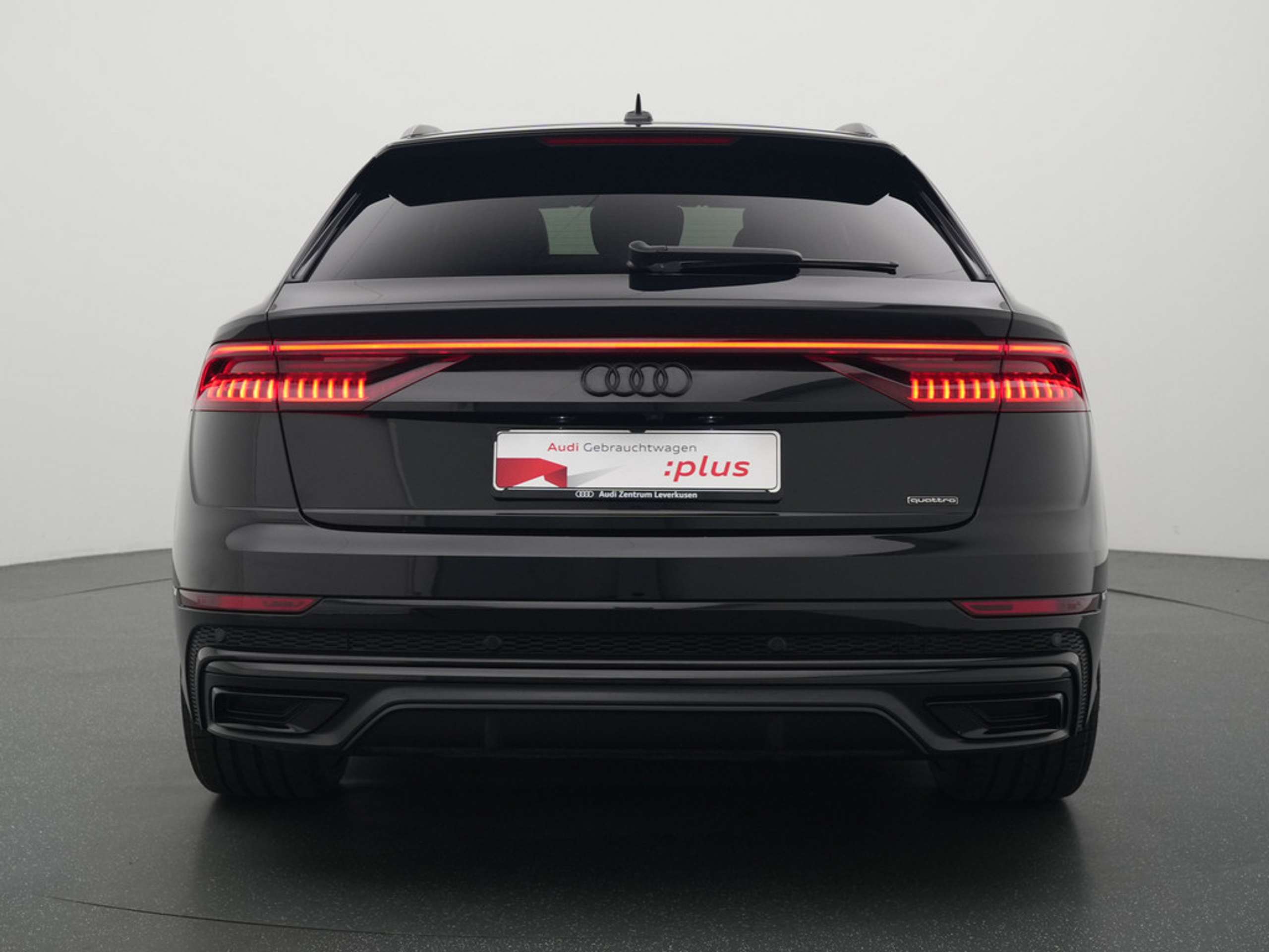 Audi - Q8