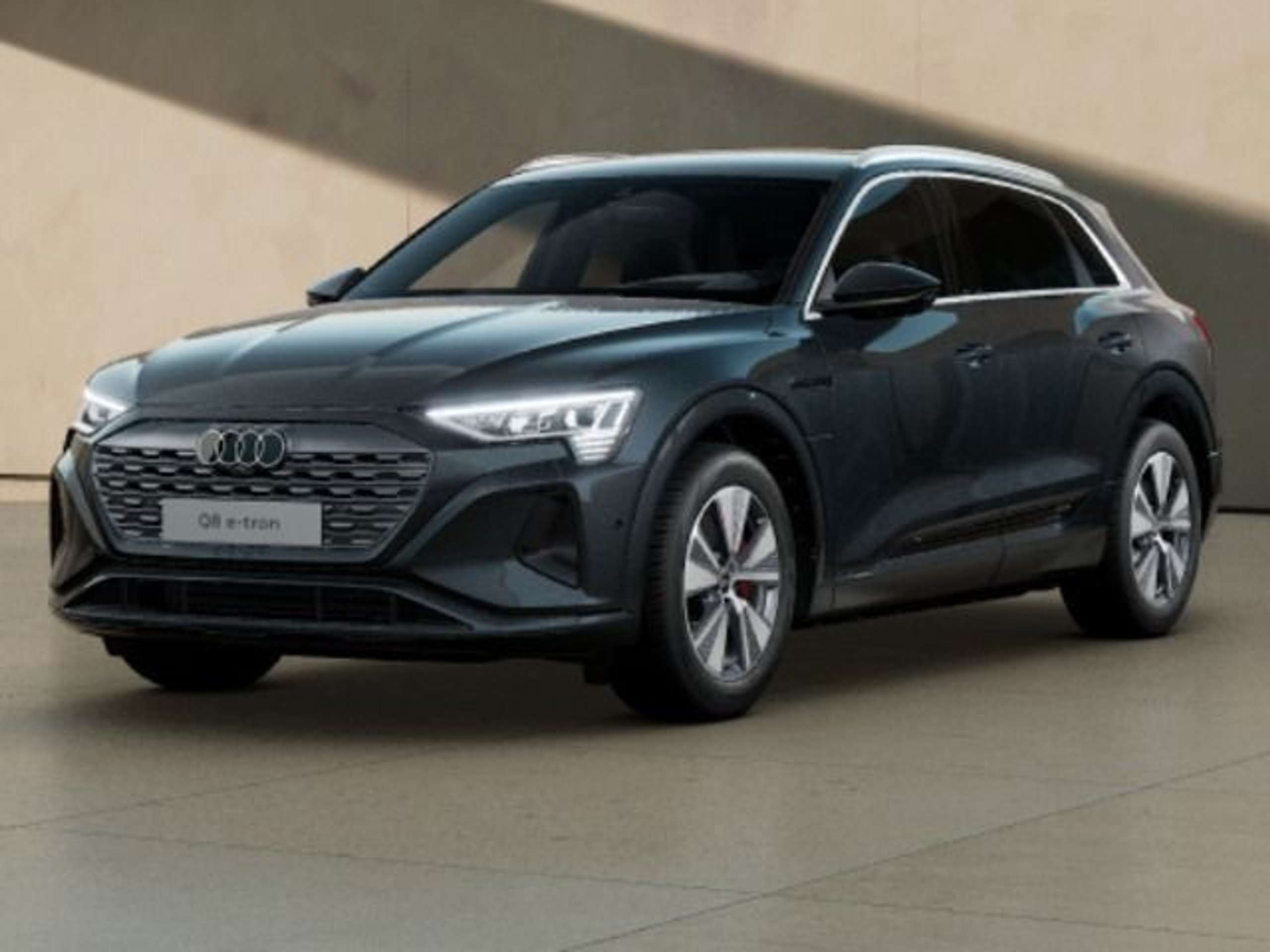 Audi - Q8 e-tron