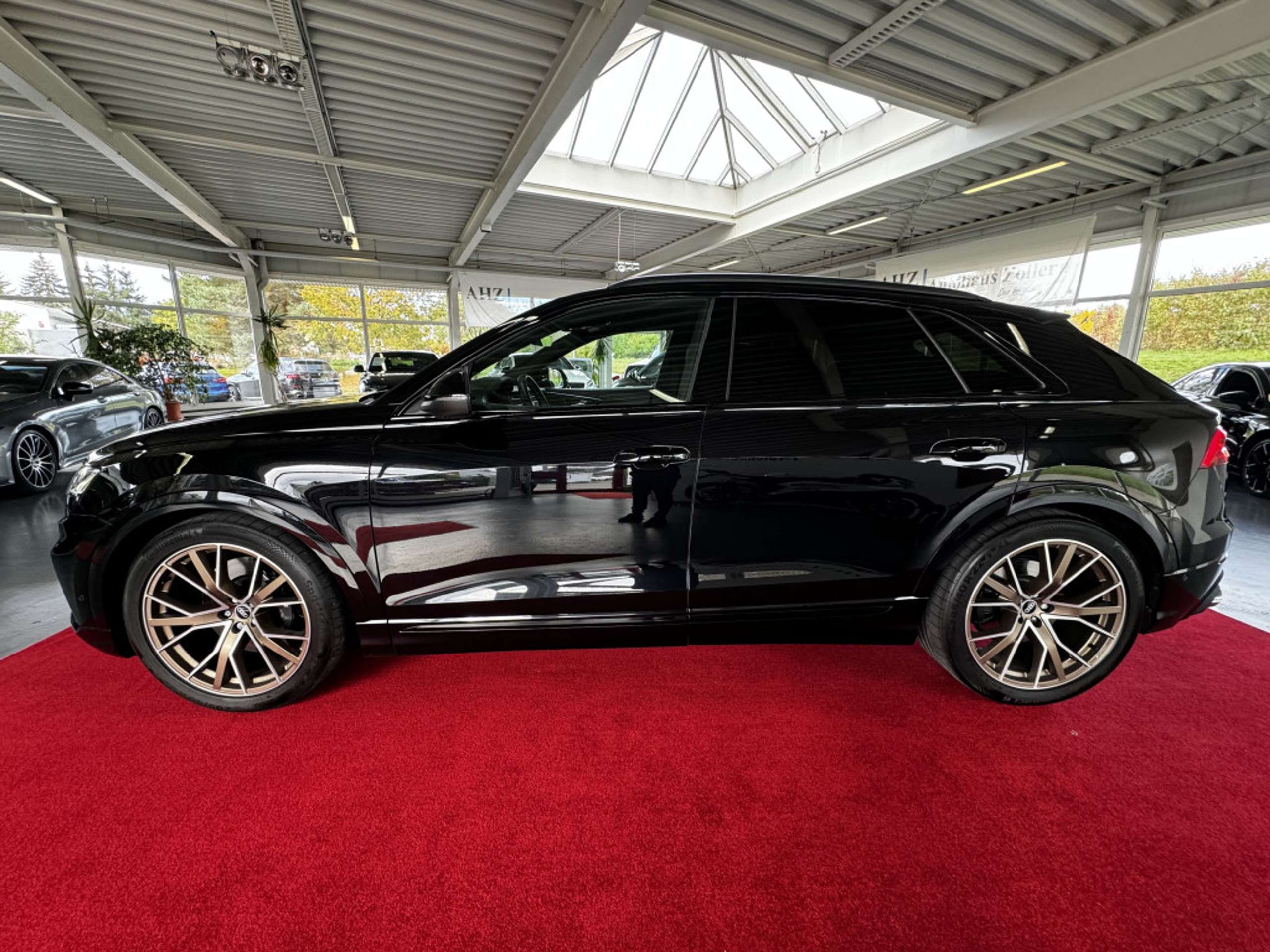 Audi - SQ8