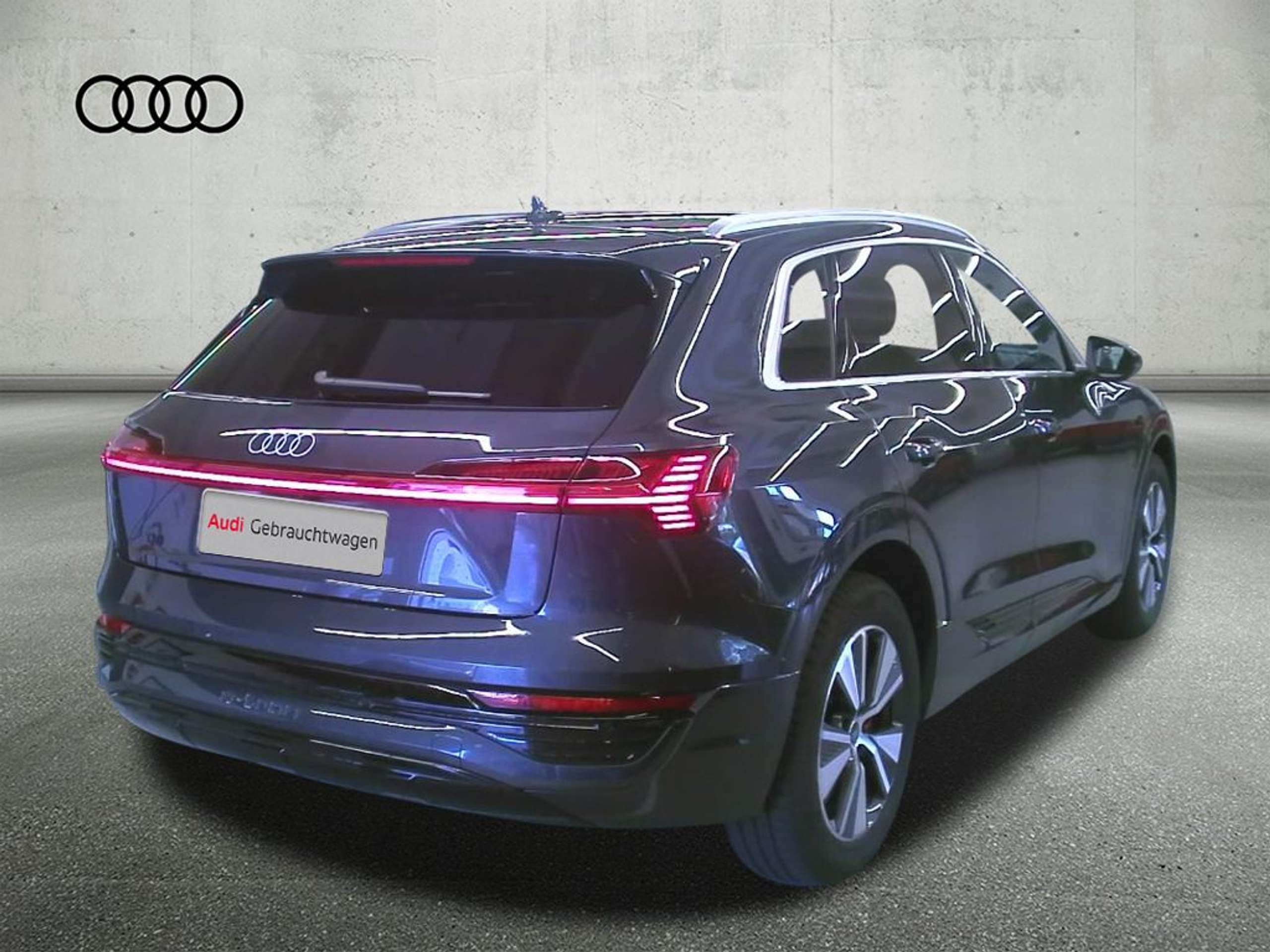 Audi - Q8 e-tron