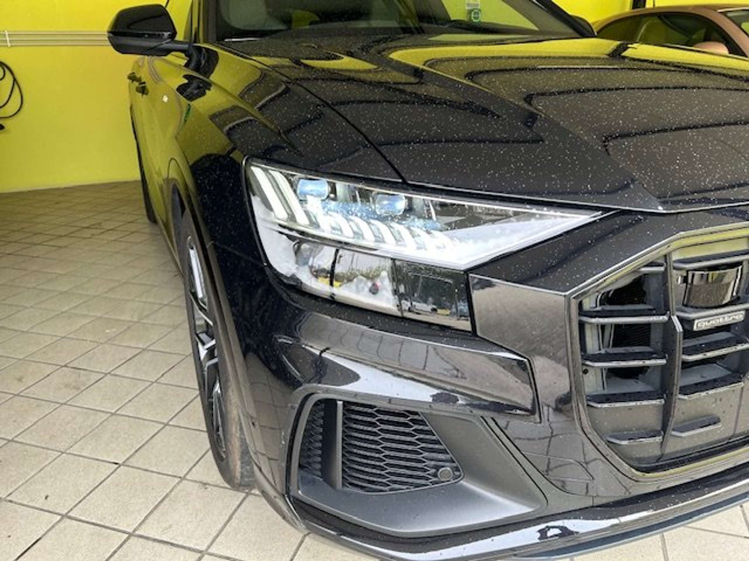 Audi - Q8