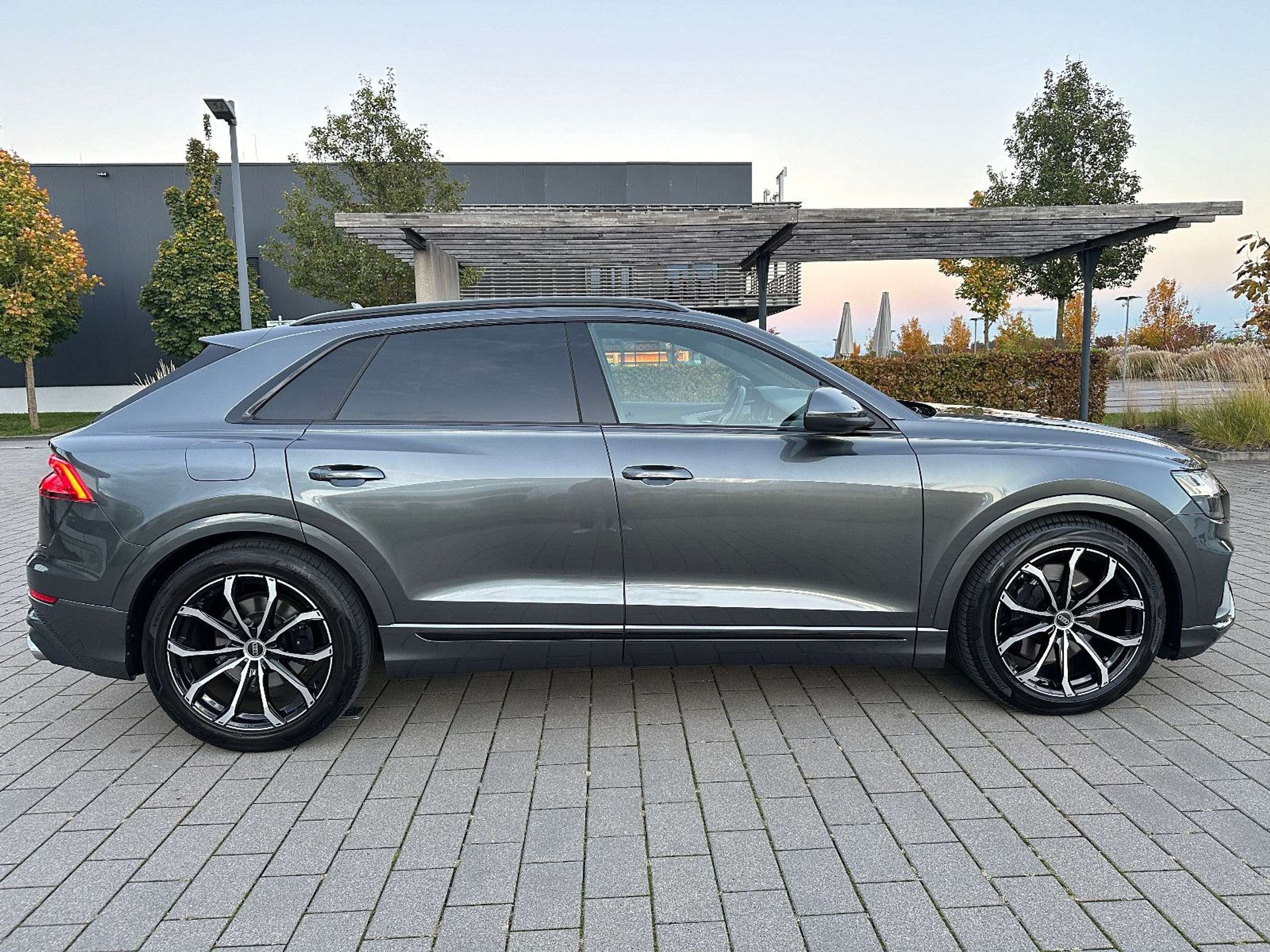 Audi - SQ8