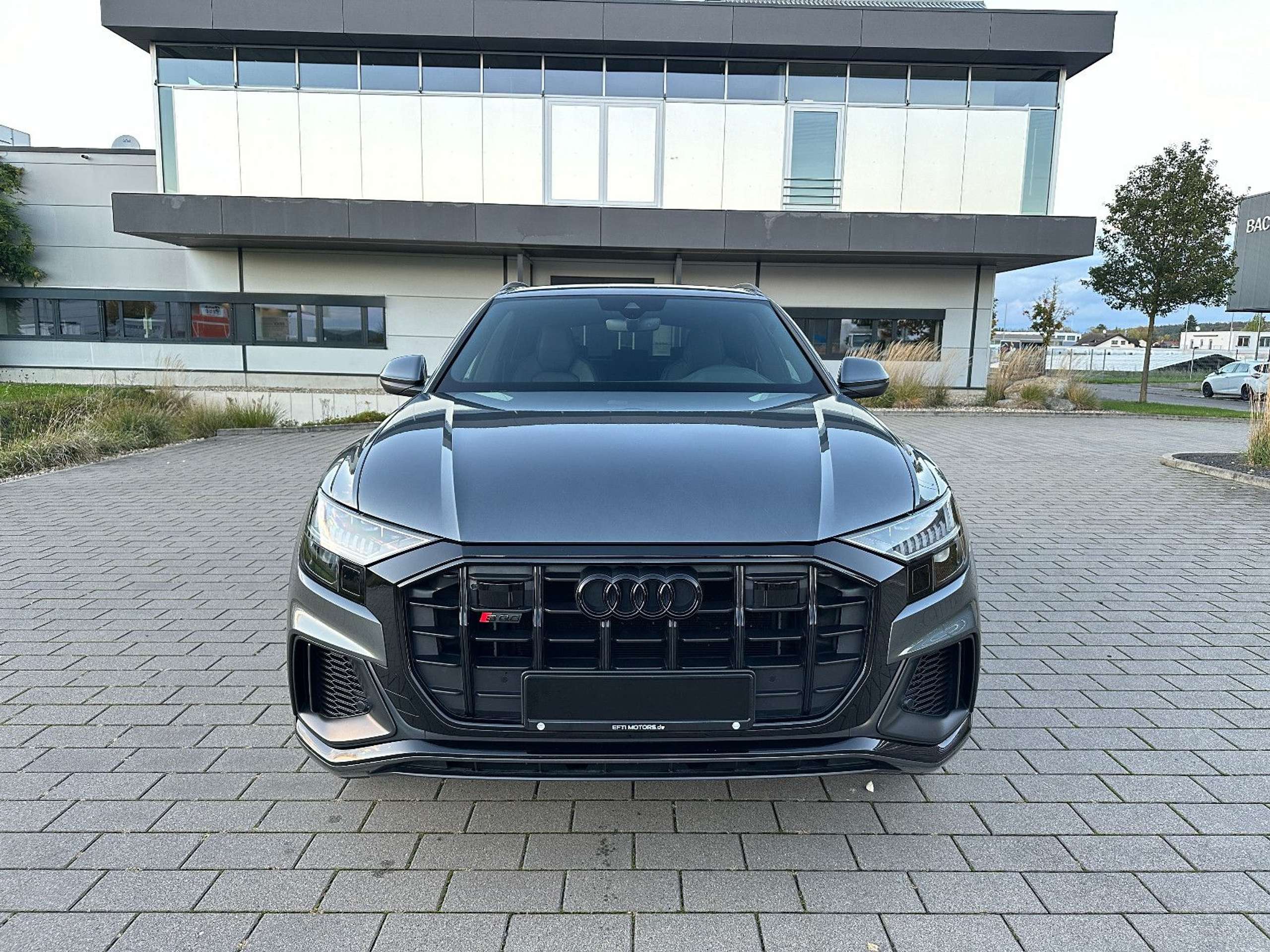 Audi - SQ8