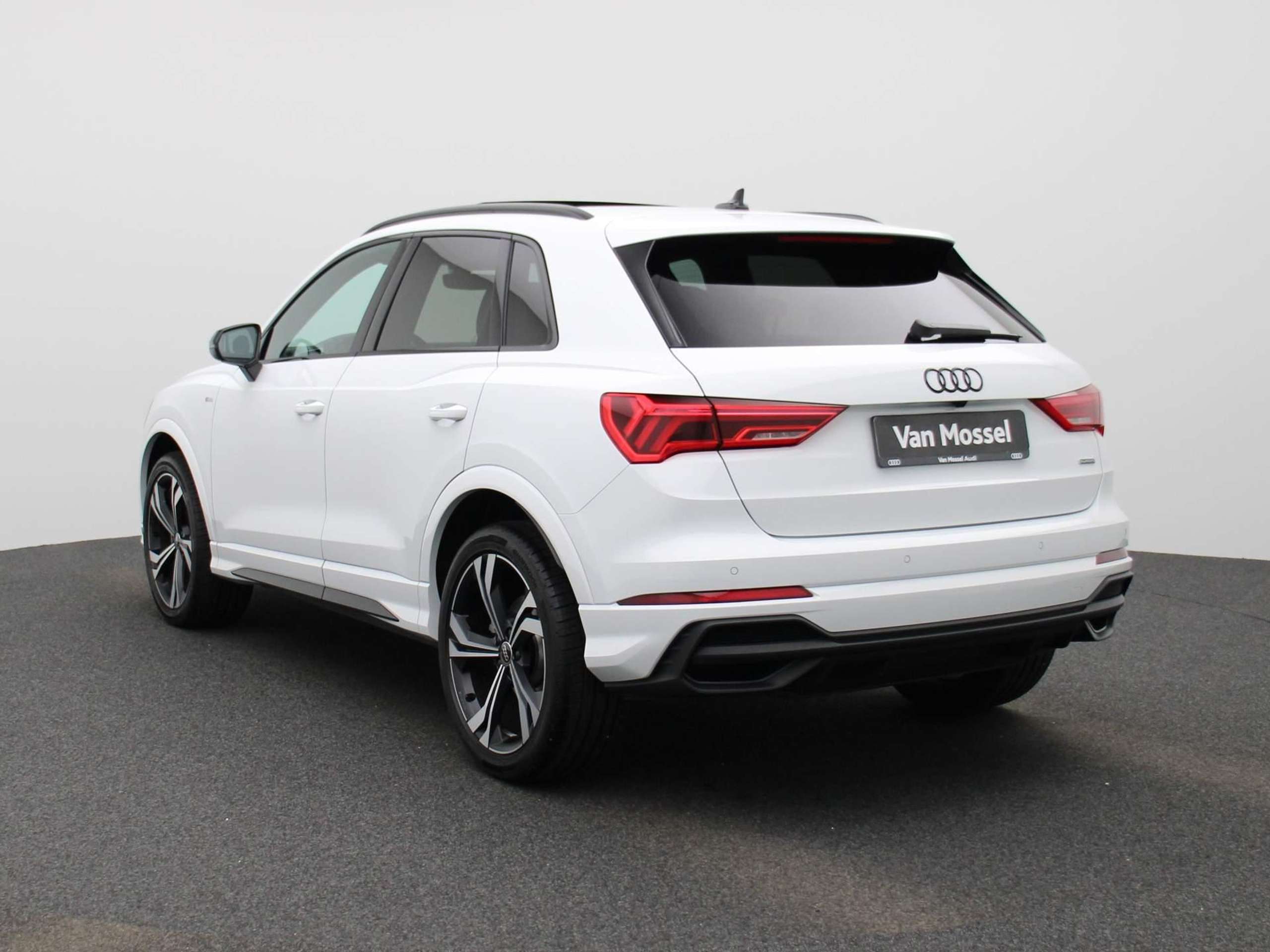 Audi - Q3