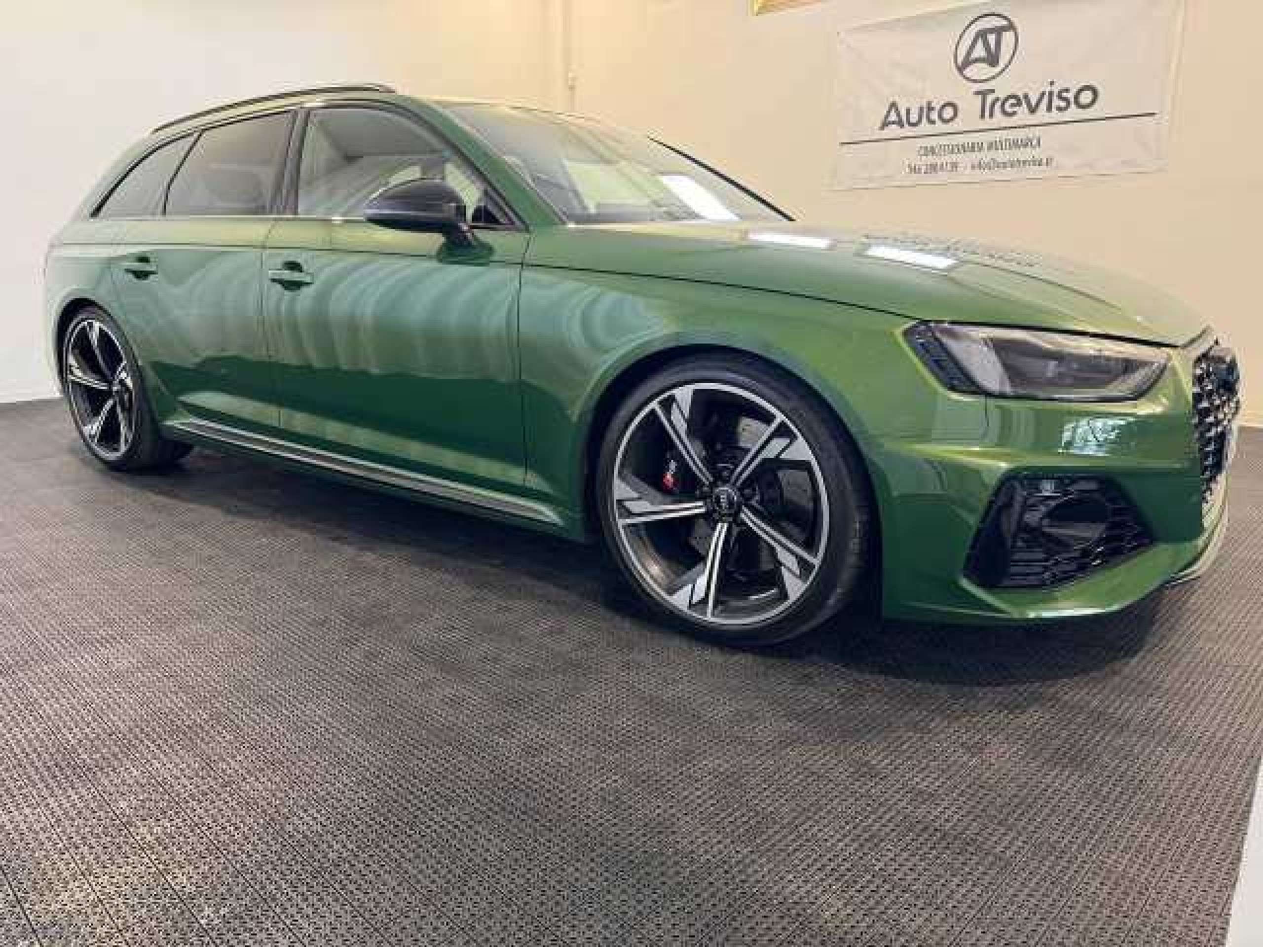 Audi - RS4