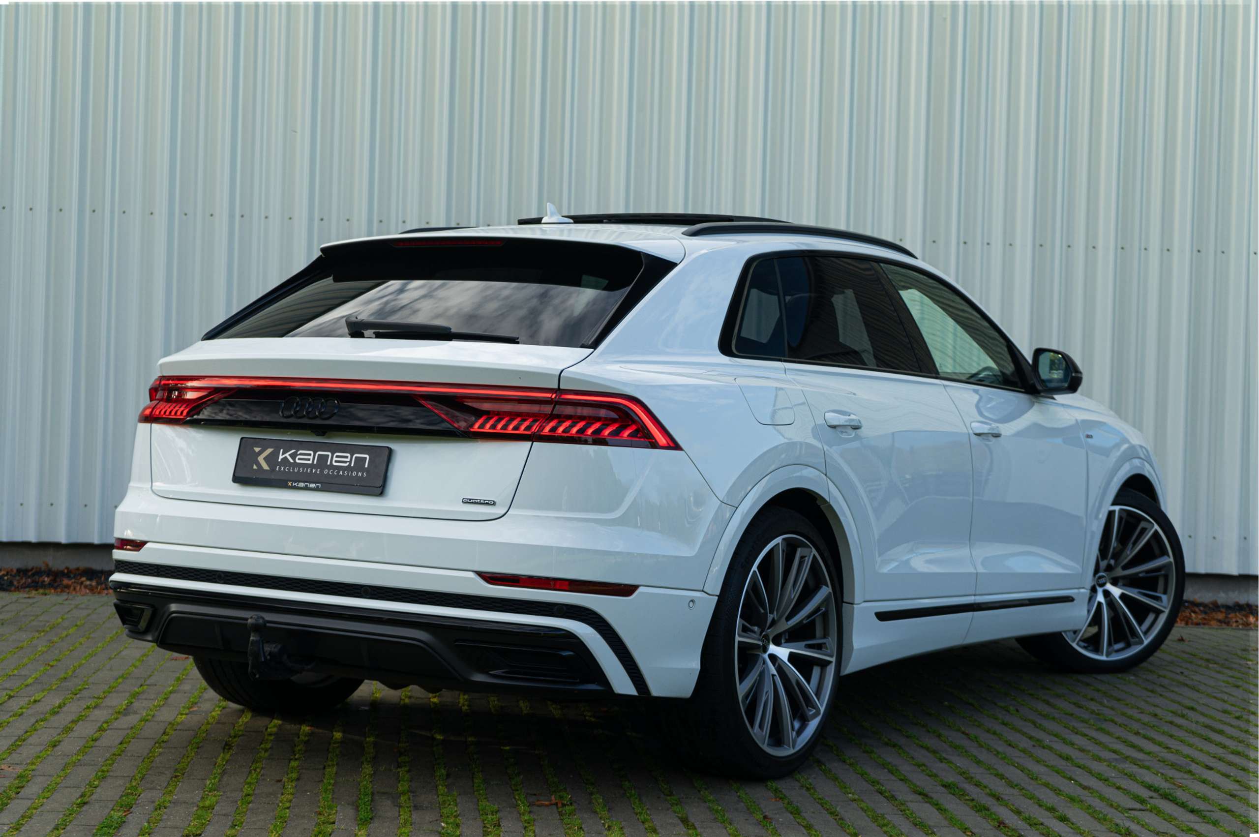 Audi - Q8