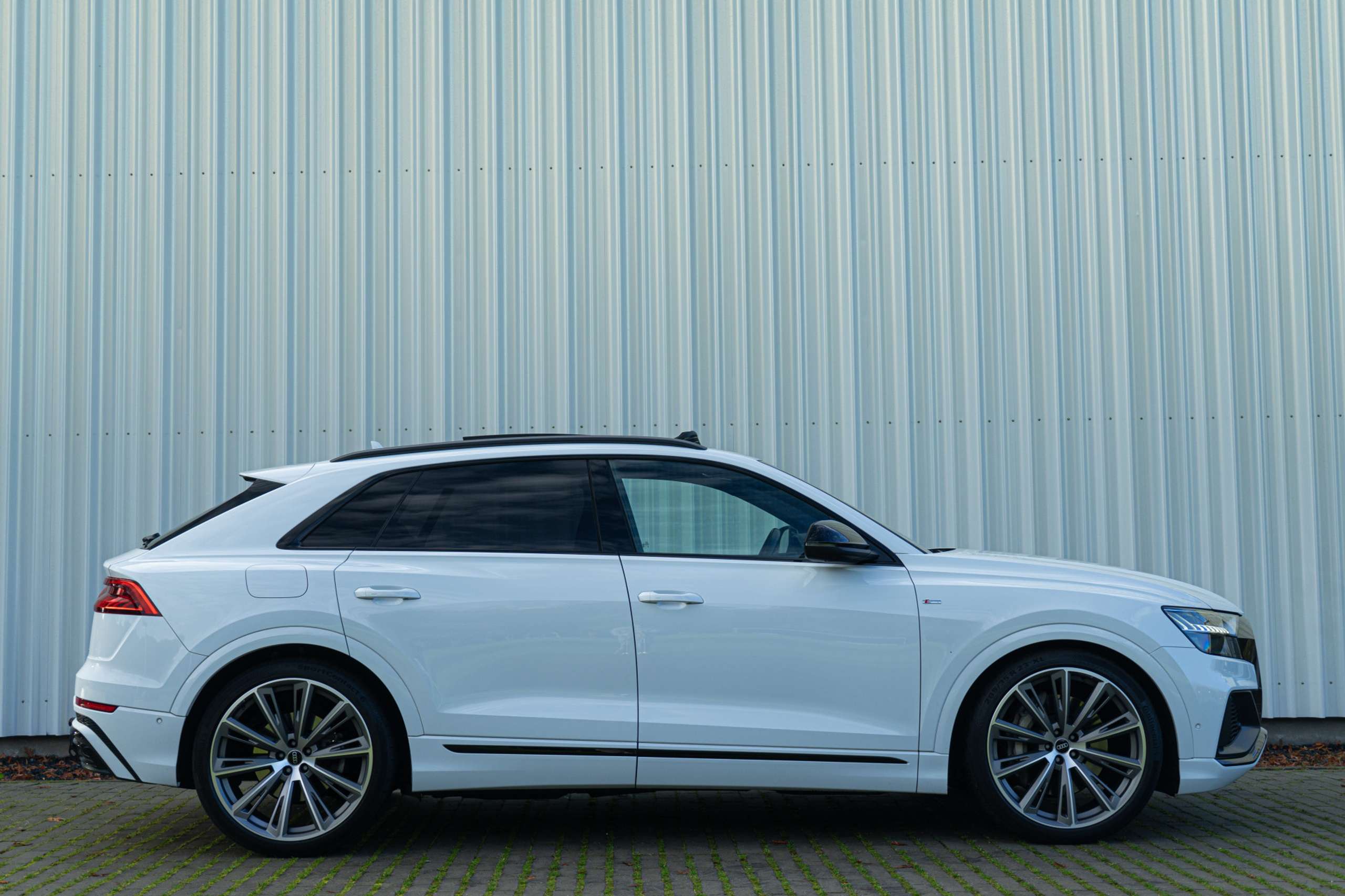 Audi - Q8