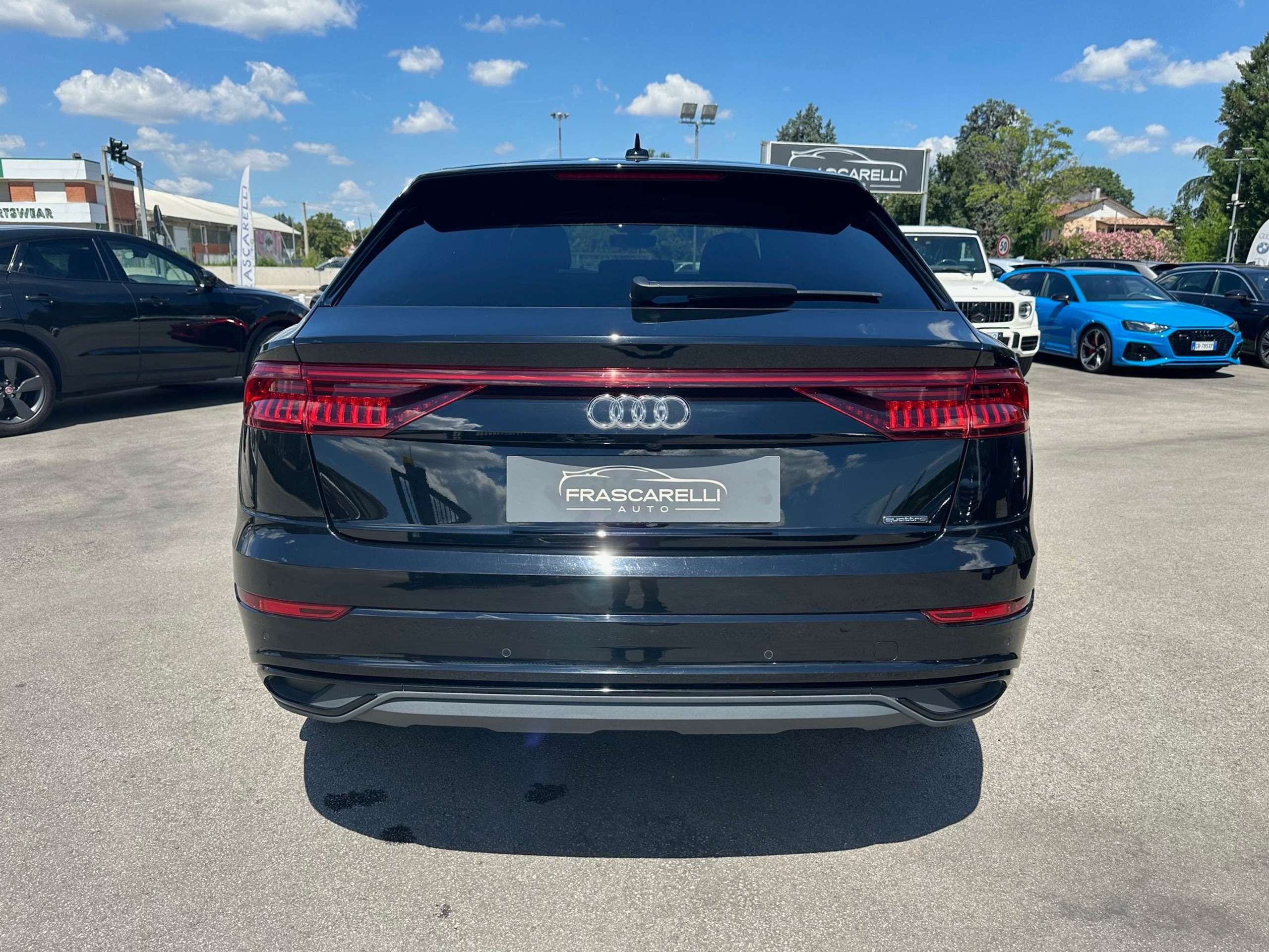 Audi - Q8