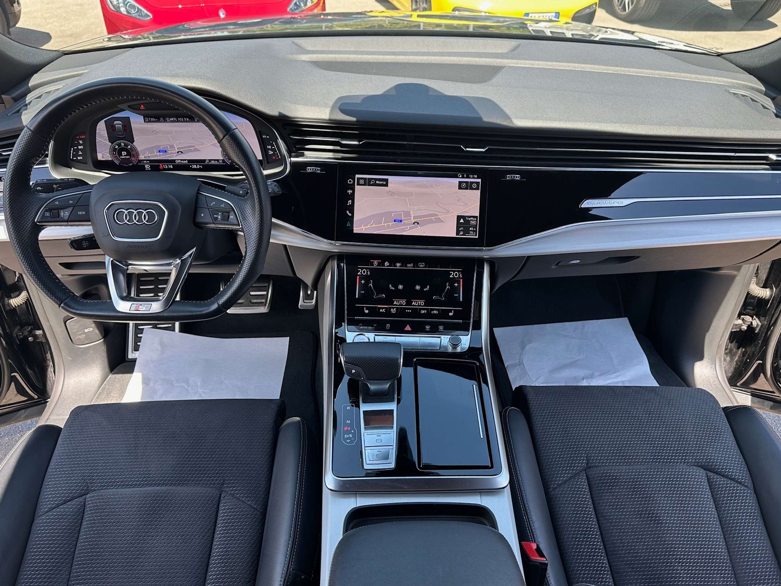 Audi - Q8