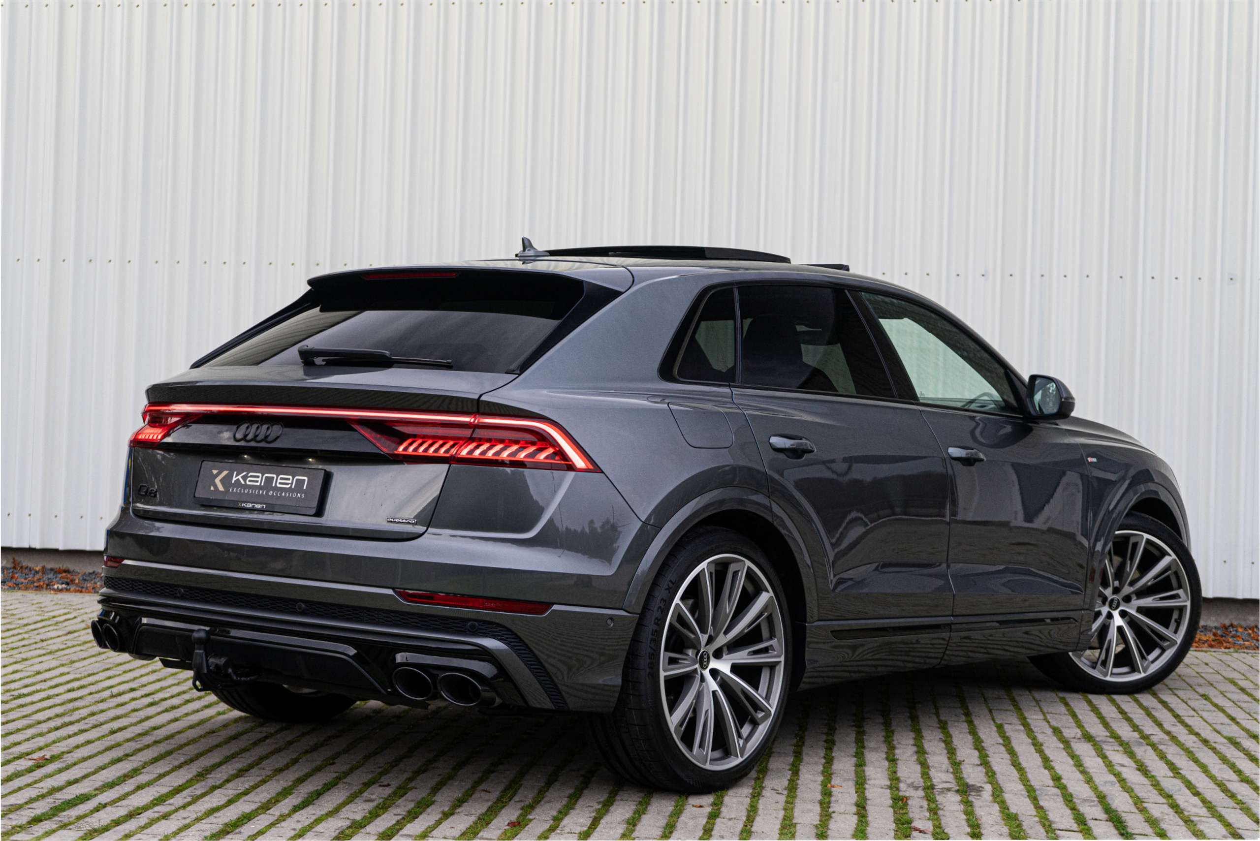 Audi - Q8