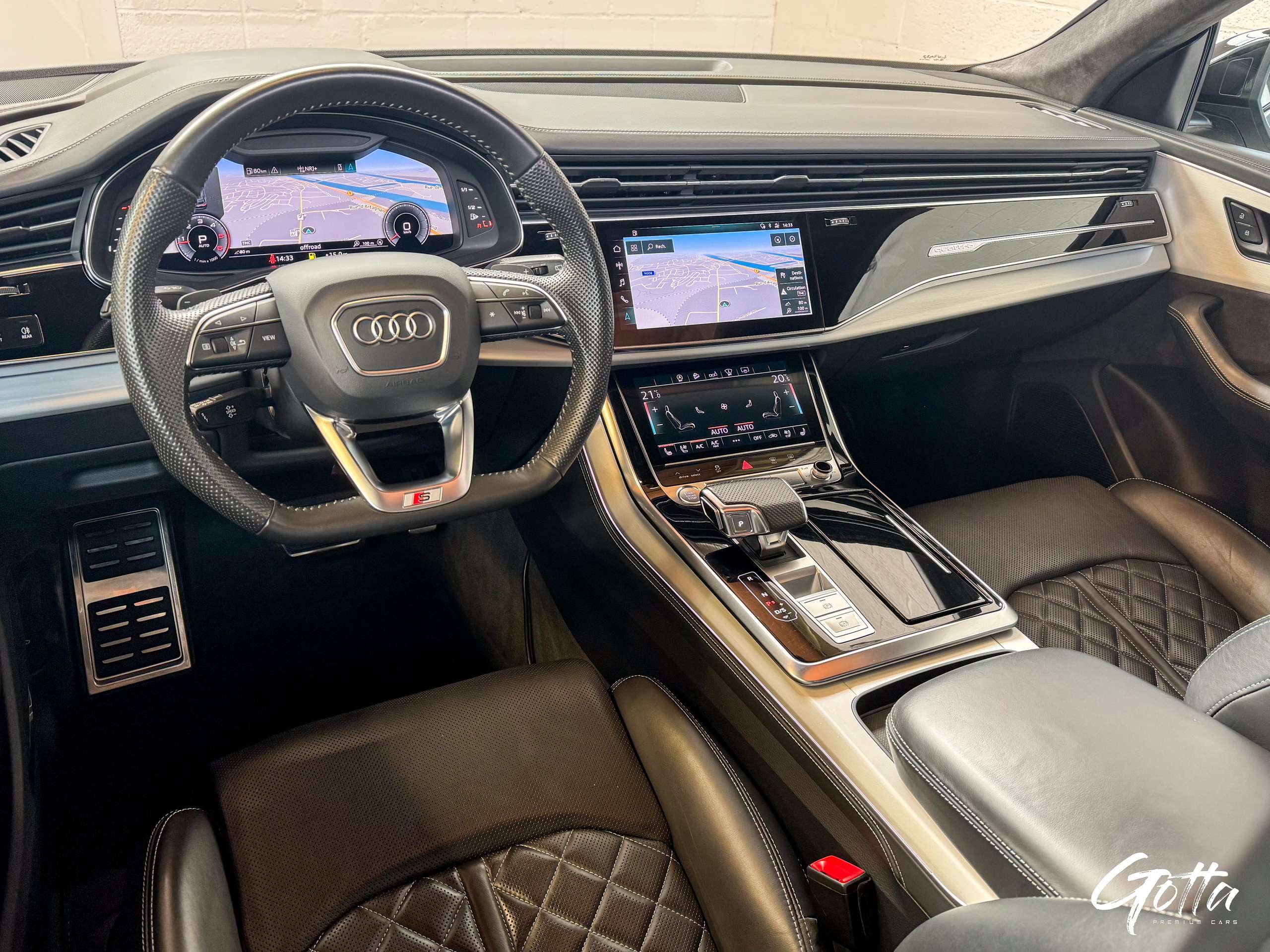 Audi - Q8