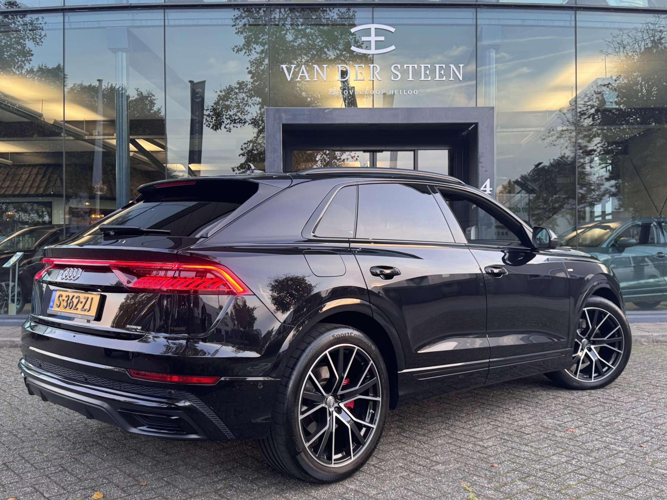 Audi - Q8