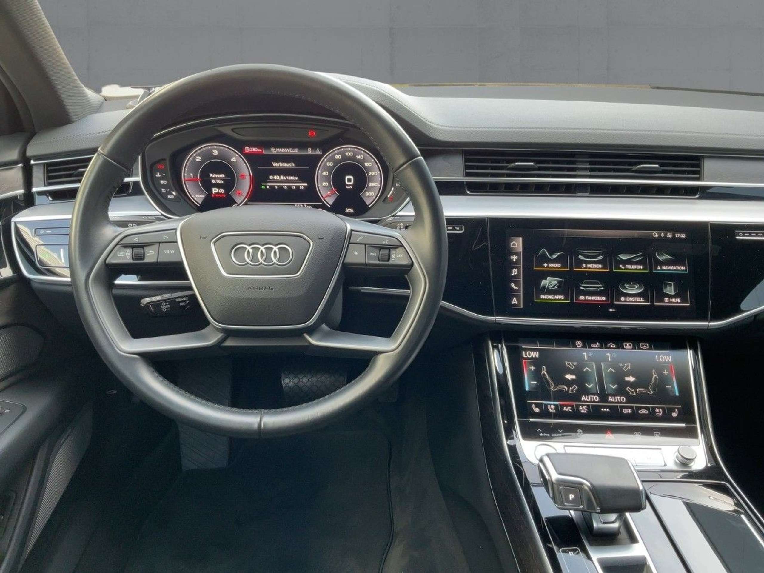 Audi - A8