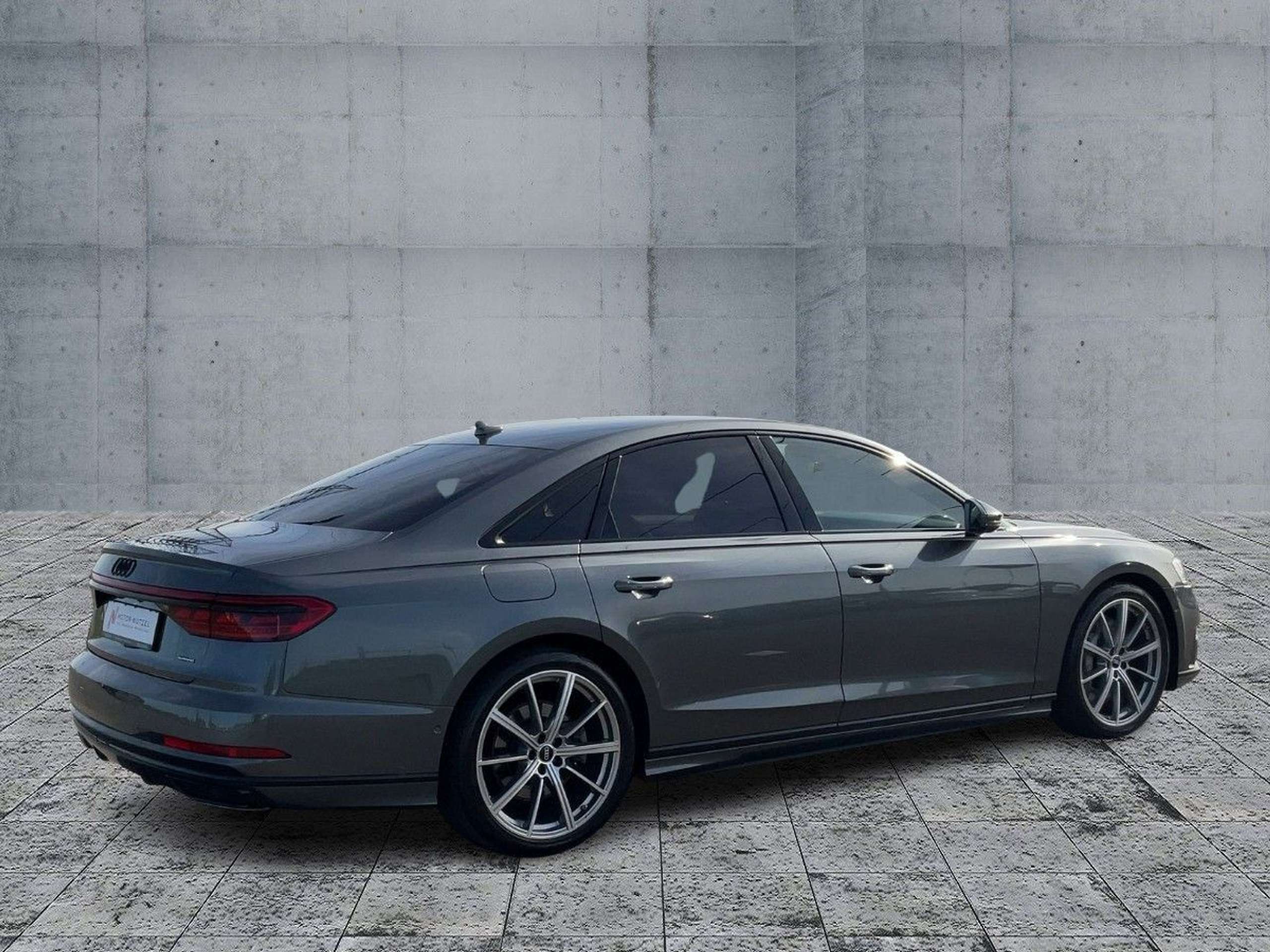 Audi - A8