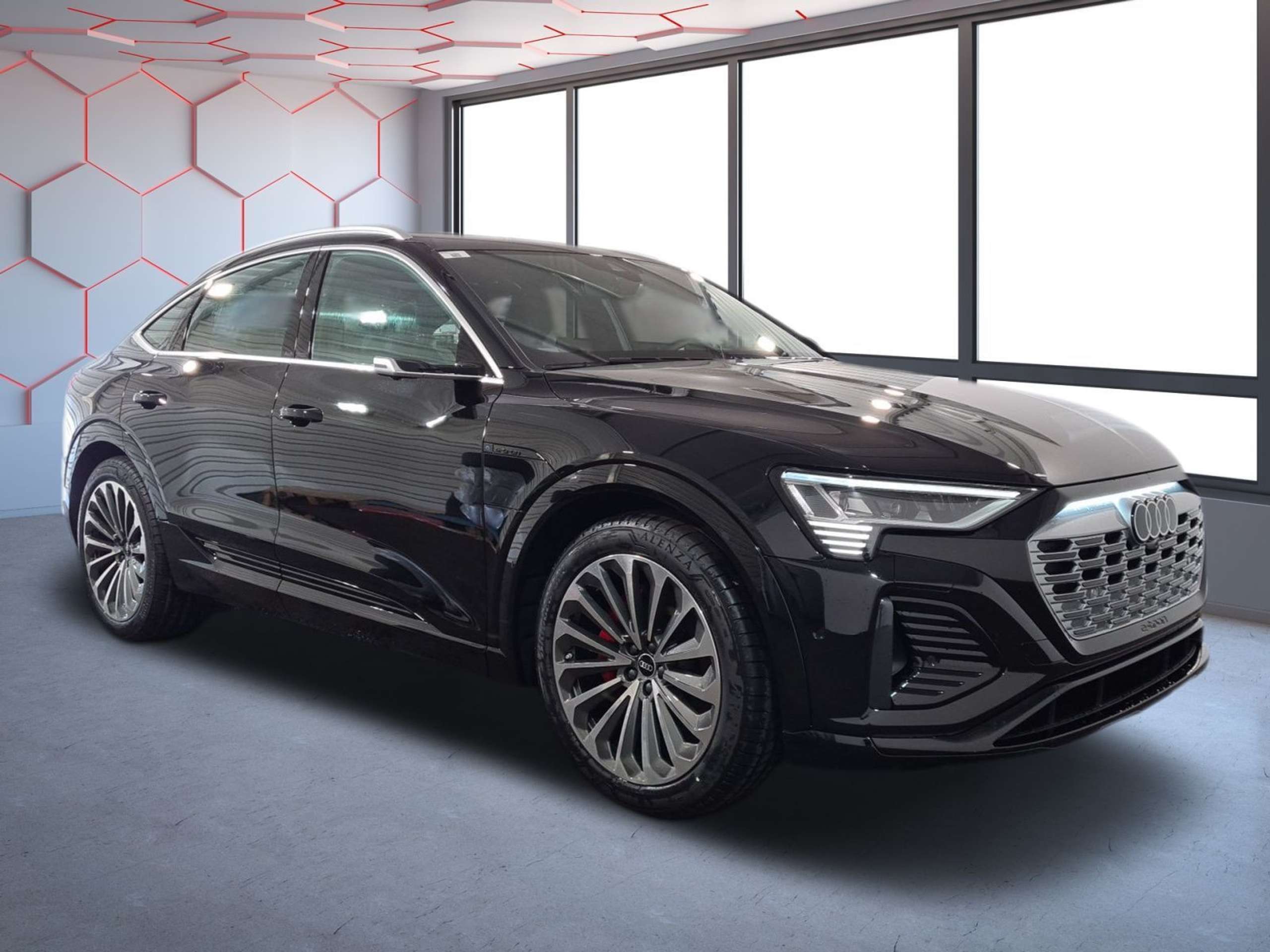 Audi - Q8